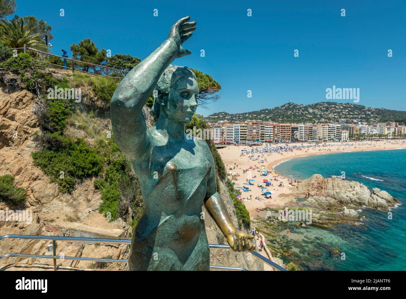 DONA MARINERA SCULPTURE (©ERNEST MARAGALL 1969) PUNTA D’EN ROSARIS ...