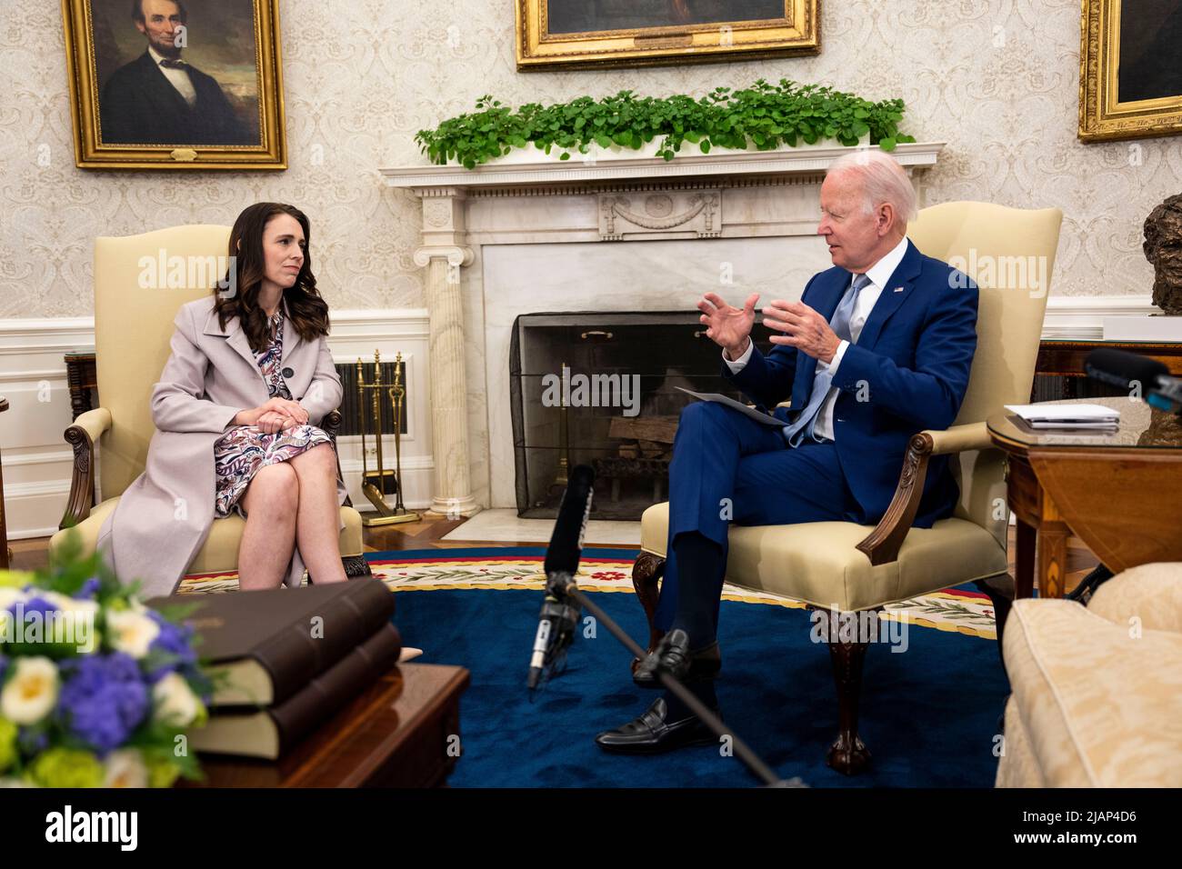 Washington, US, May 31, 2022. President Joe Biden meets with Jacinda Ardern, Prime Minister of New Zealand in the Oval Office, Tuesday, May 31, 2022. ( Photo by Doug Mills/The New York Times)United States President Joe Biden meets with, Prime Minister Jacinda Ardern of New Zealand in the Oval Office of the White House in Washington, DC, Tuesday, May 31, 2022. Credit: Doug Mills/Pool via CNP /MediaPunch Stock Photo