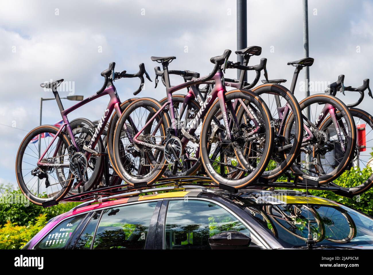 Support vehicle bicycles hi-res stock photography and images - Alamy