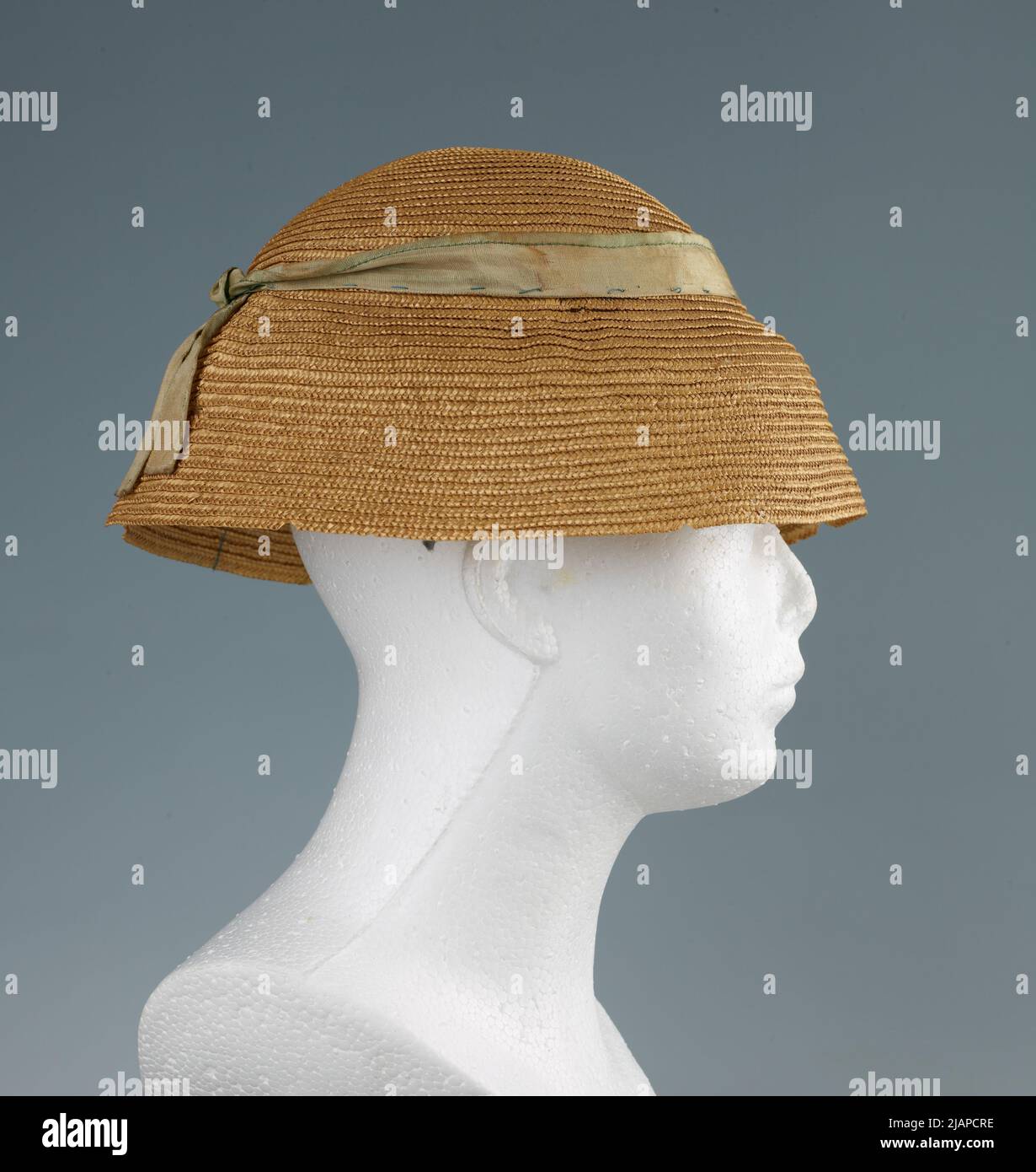 Vintage woman hat hi-res stock photography and images - Alamy