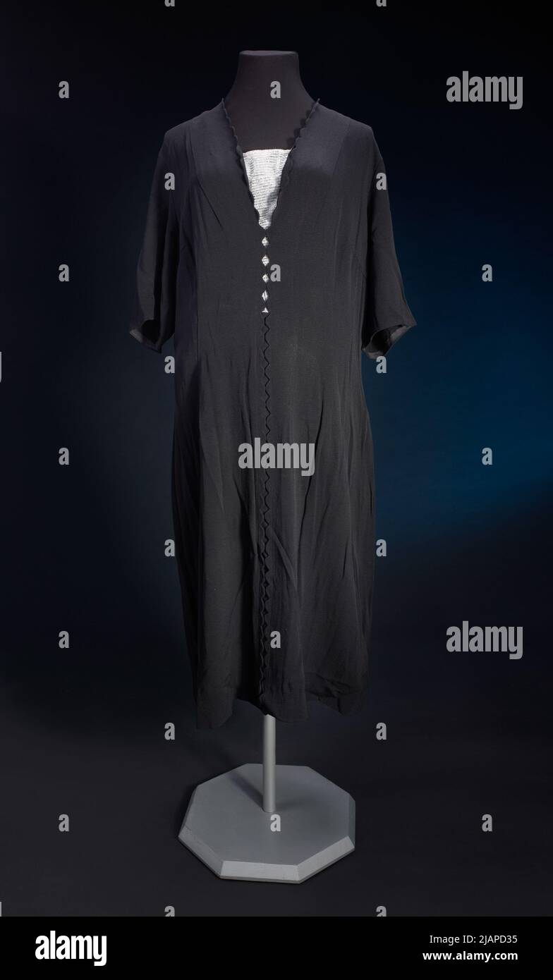 Formal evening gown hi-res stock photography and images - Alamy