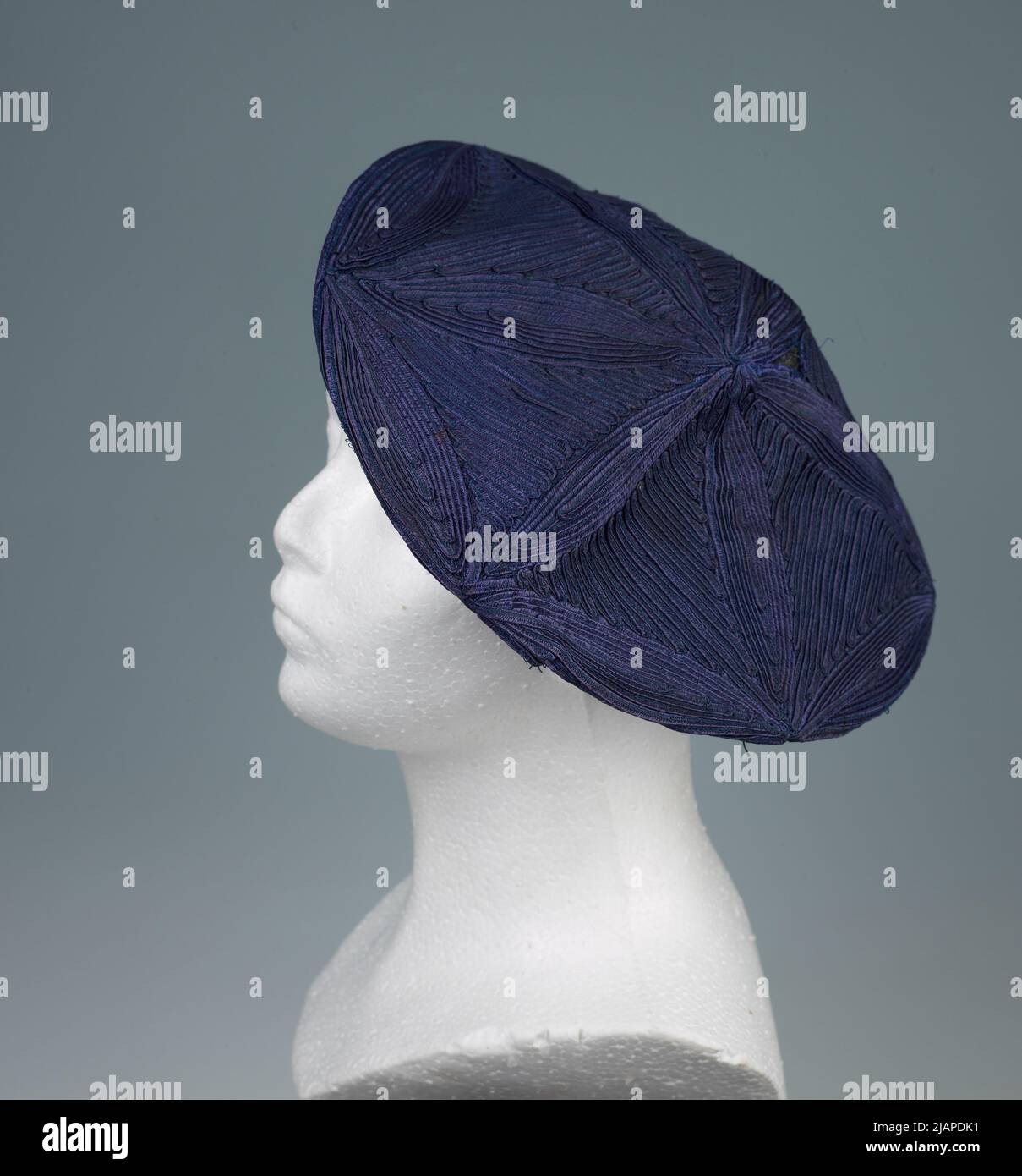 Black french beret hi-res stock photography and images - Alamy