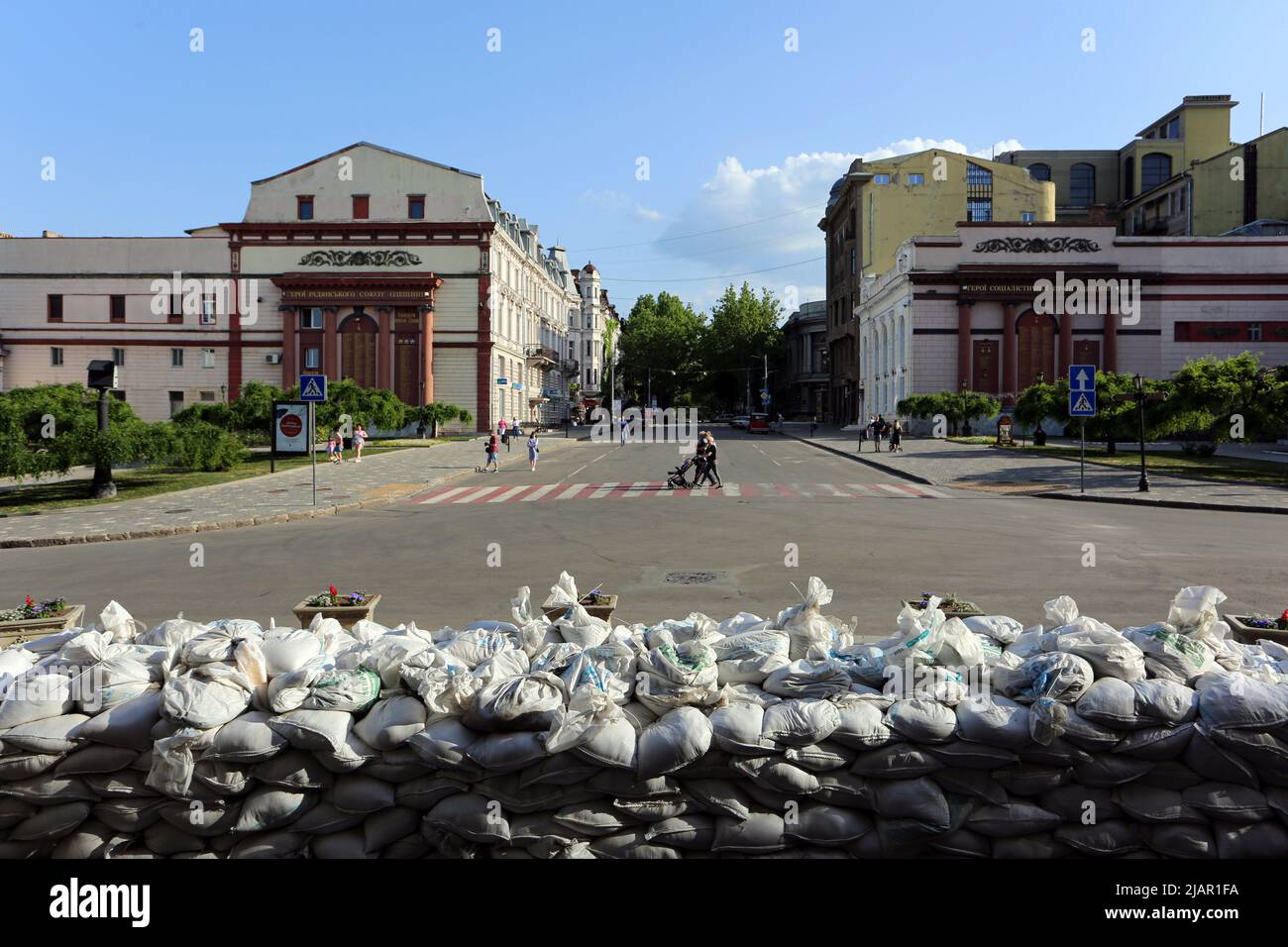 Odessa, Ukraine. 31st May, 2022. View of Richelievskaya Street from the main entrance to the Odessa State Academic Opera and Ballet Theatre, sandbags are visible. The center of Odessa during the Russian War against Ukraine, due to possible street fighting, the Ukrainian government erected barricades in the historical center.Due to possible street fighting, following Russian War against Ukraine, the Ukrainian government erected barricades in the historical center of Odessa. Credit: SOPA Images Limited/Alamy Live News Stock Photo