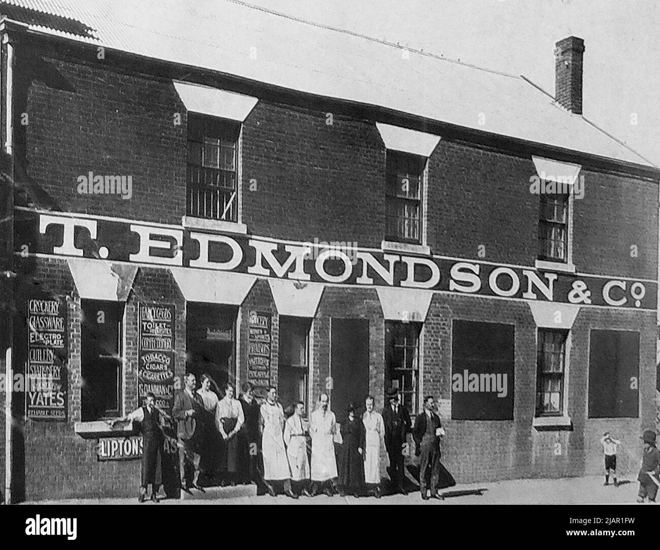 T.Edmondson & Co Store located on Gurwood Street in Wagga Wagga ca.  1915 Stock Photo