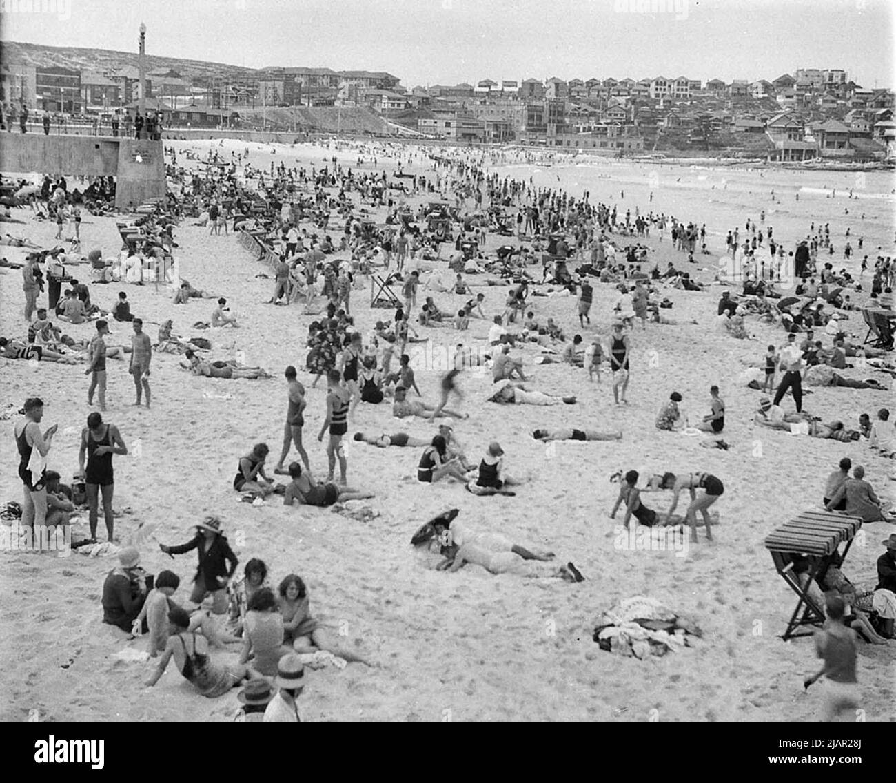 1930s beach scene hi-res stock photography and images - Alamy