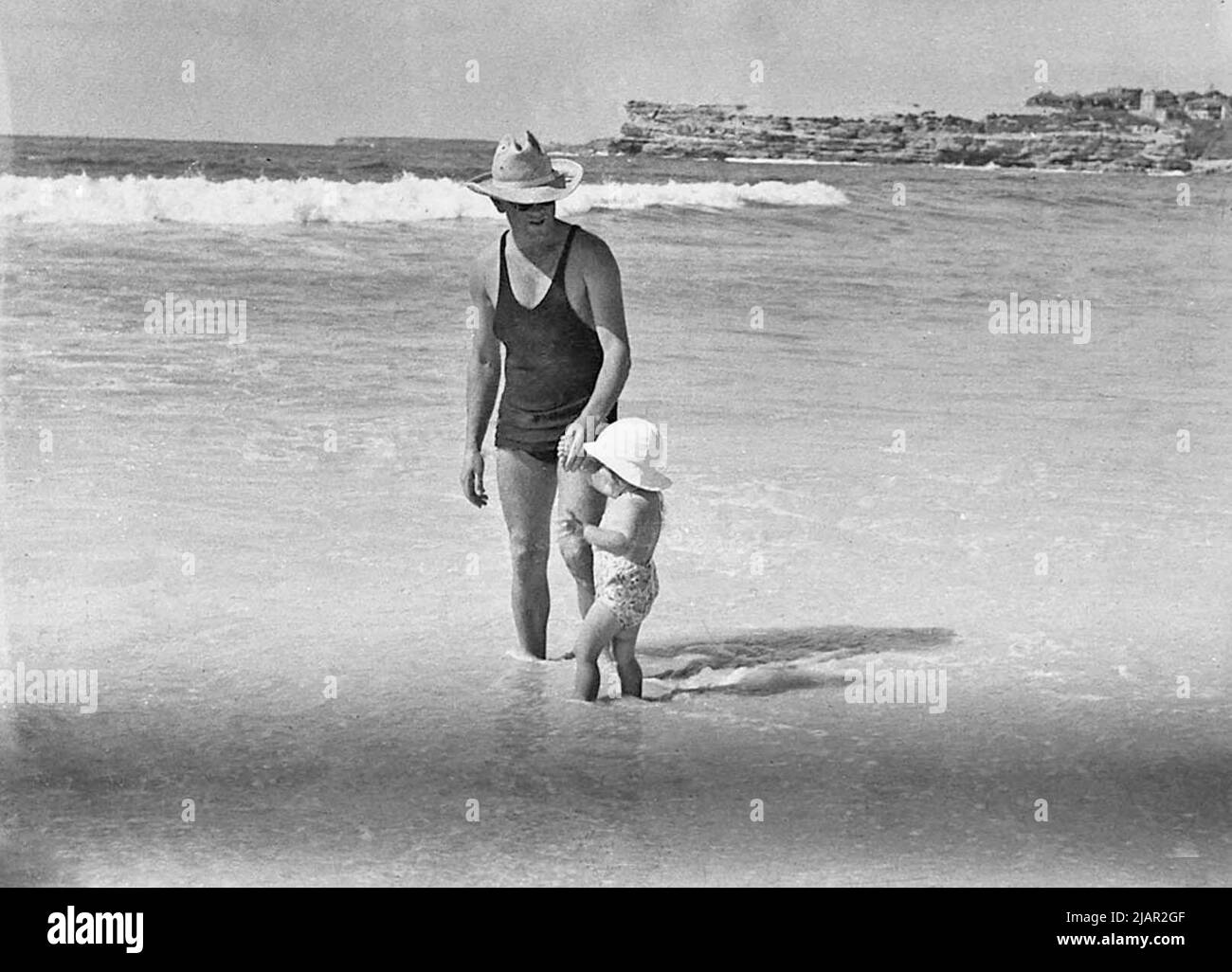 1930s bondi beach hi-res stock photography and images - Alamy