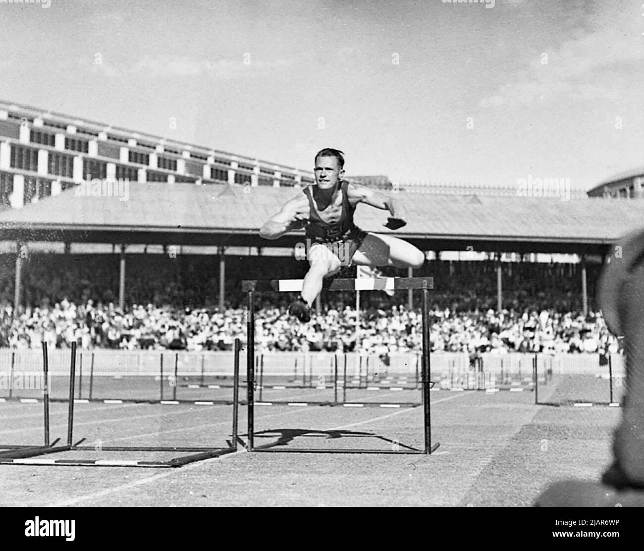 120 yard mens hurdles hires stock photography and images Alamy