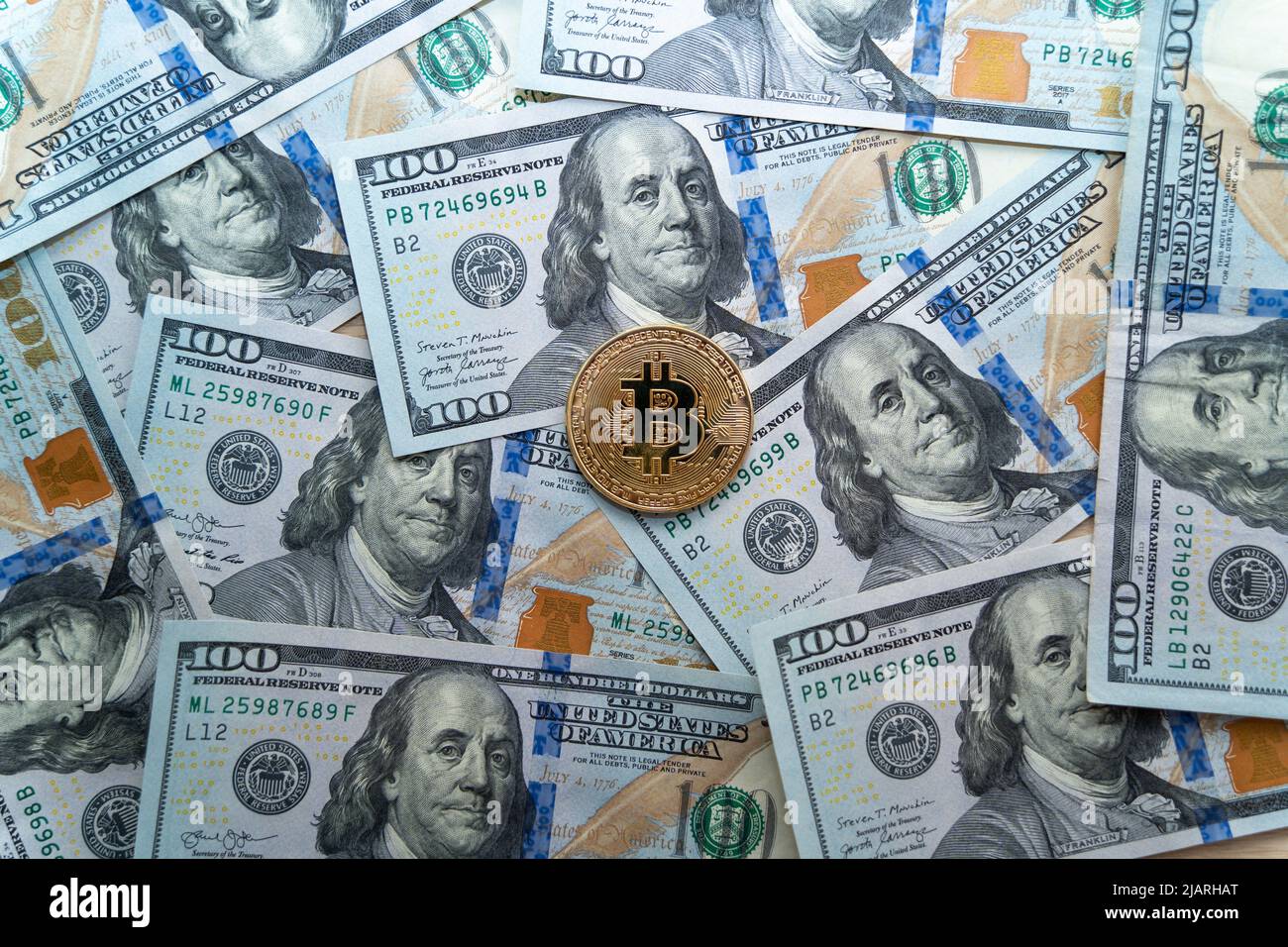 Us bills on gold coin hi-res stock photography and images - Page 2 - Alamy