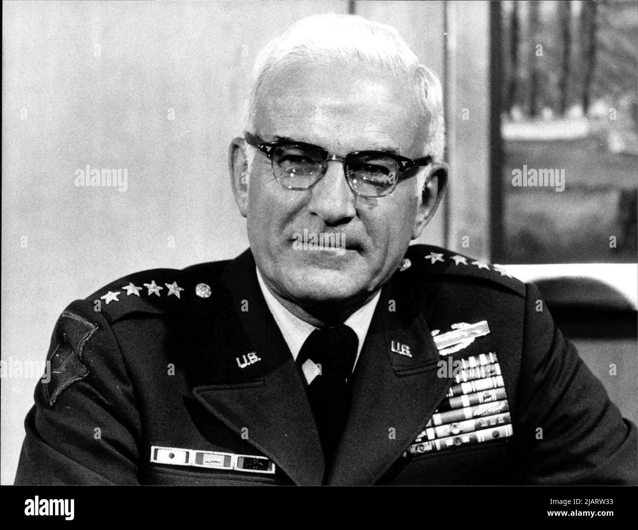 Fotografie des US-amerikanischen Generals Bernard William Rogers, Oberbefehlshaber der Alliierten Streitkräfte in Europa. Stock Photo