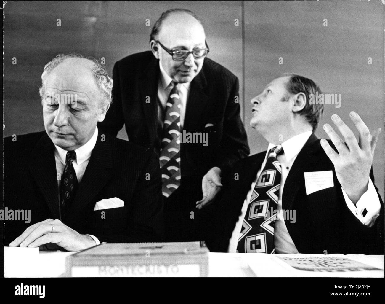 Von links: Walter Scheel, Wolfgang Mischnik und Karl-Hermann Flach. Walter Scheel war ein deutscher Politiker der FDP. Er war von 1974 bis 1979 der vierte Bundespräsident der Bundesrepublik Deutschland. Stock Photo