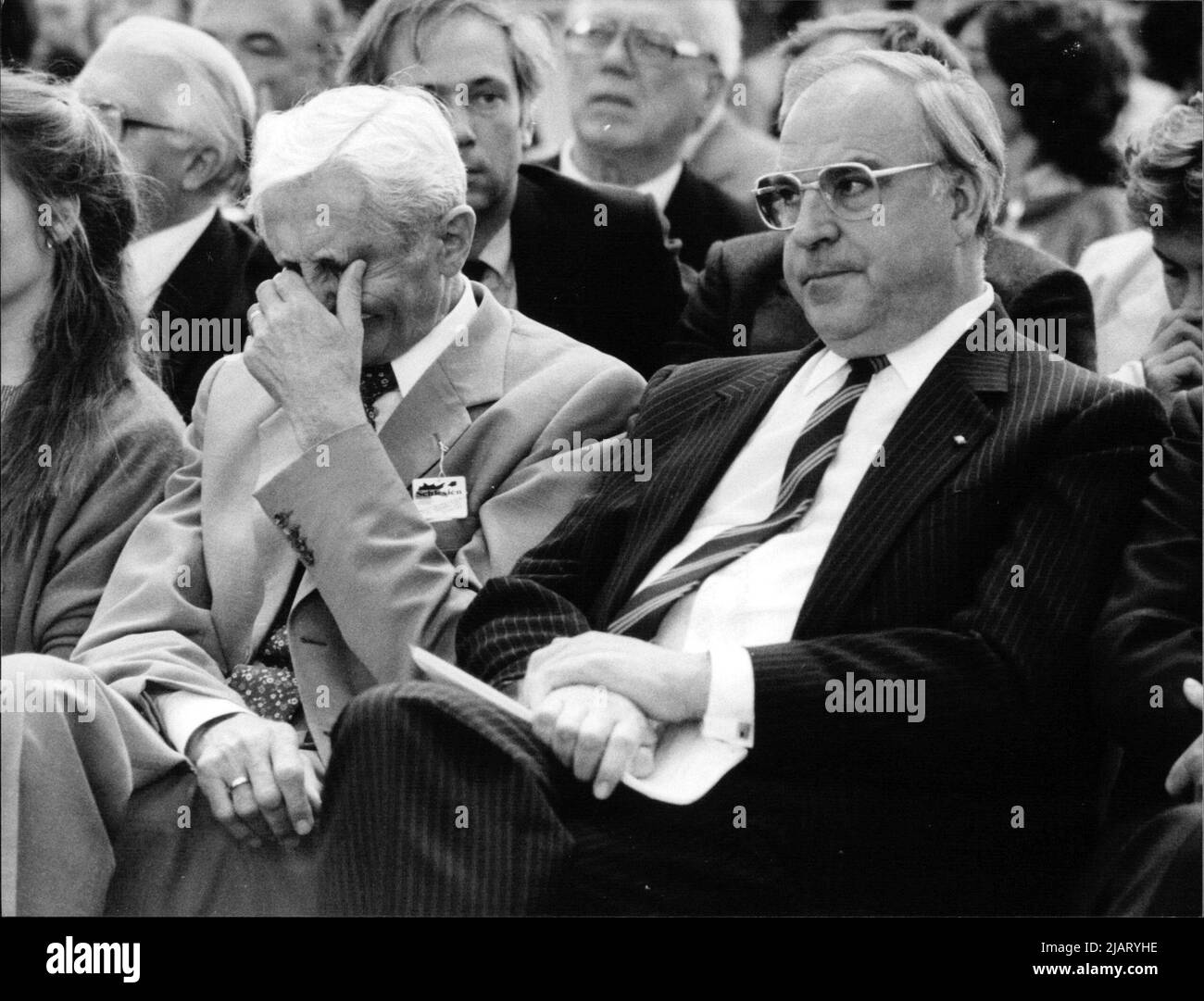 Bundeskanzler Helmut Kohl und Herbert Hupka beim Schlesier-Treffen. Stock Photo