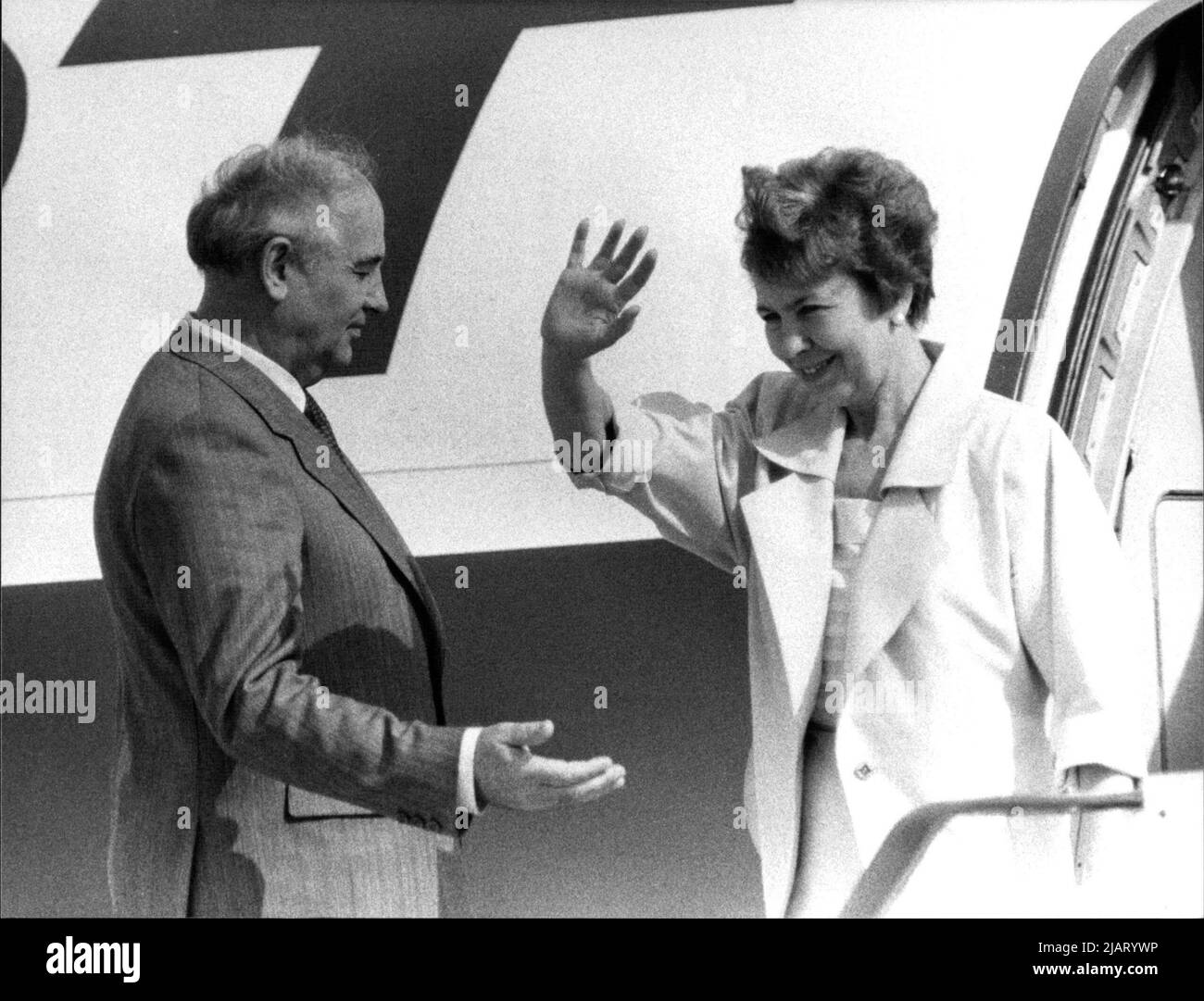 Michail Gorbatschow, sowjetischer Staatspräsident, mit seiner Frau Raissa zu Besuch in der Bundesrepublik Deutschland, 1989. Stock Photo