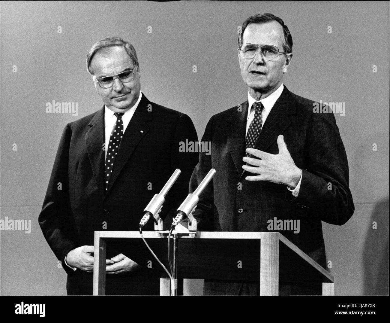 1983 bush hi-res stock photography and images - Alamy