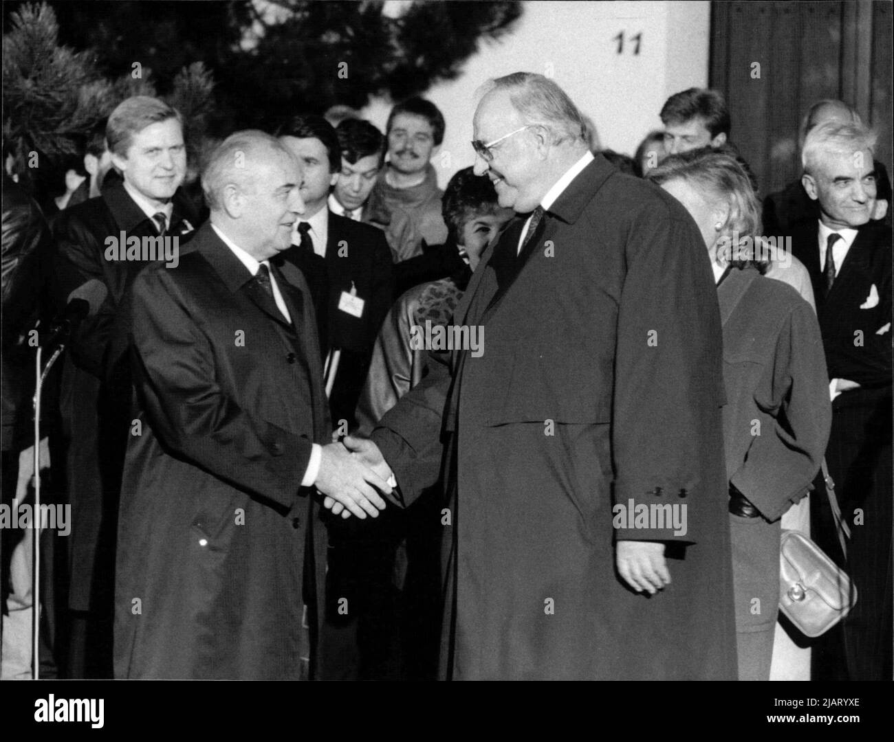 Bundeskanzler Helmut Kohl und der sowjetische Staatspräsident Michail Gorbatschow. Stock Photo