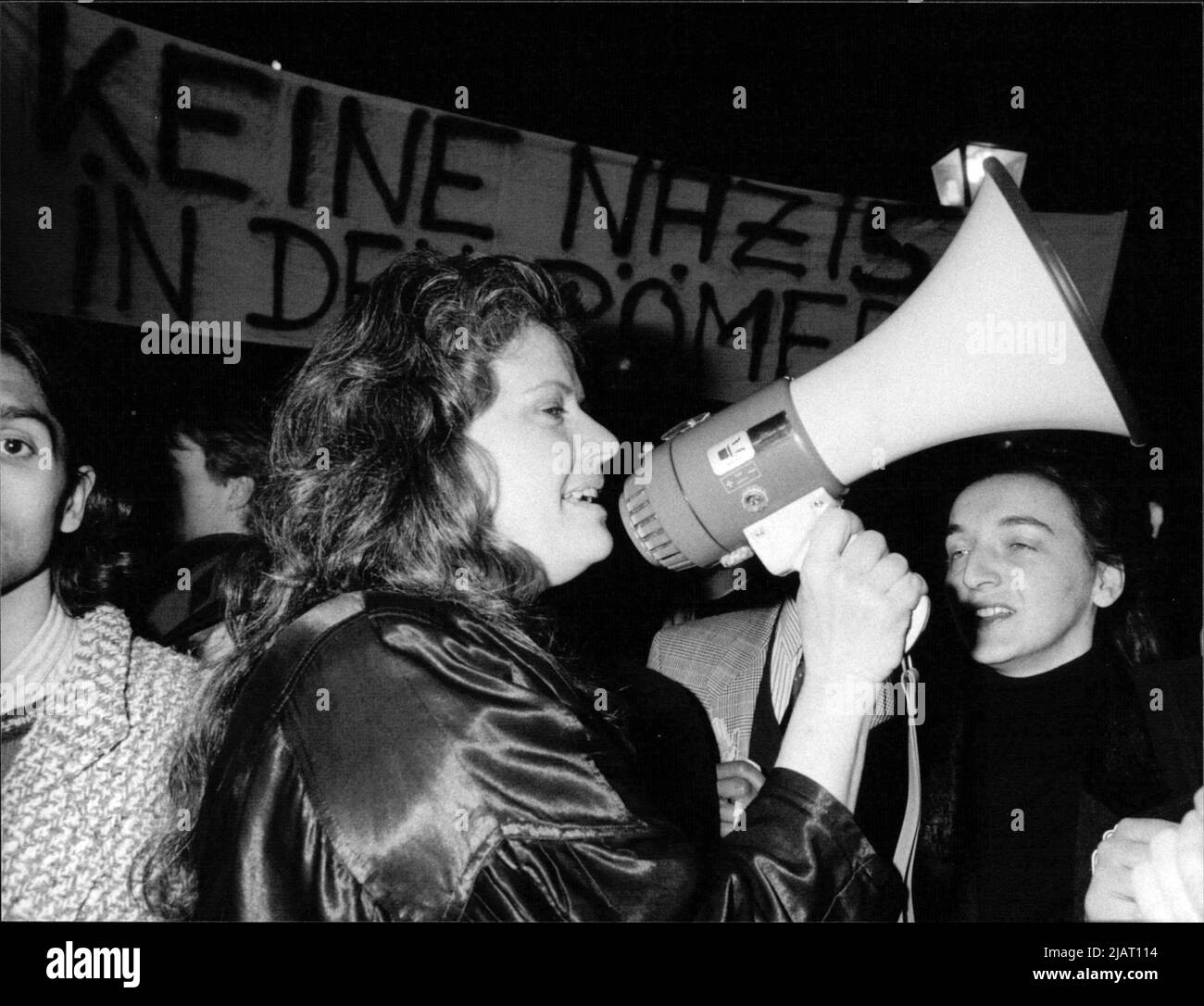 Mitgliederin der Partei 'Die Grünen' Jutta Ditfurth beim Protest gegen Wahlerfolg der NPD. Stock Photo