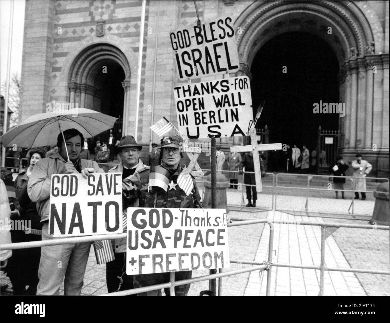 US-Präsident George H. W. Bush besuchte gestern (18.11.90) für einige ...