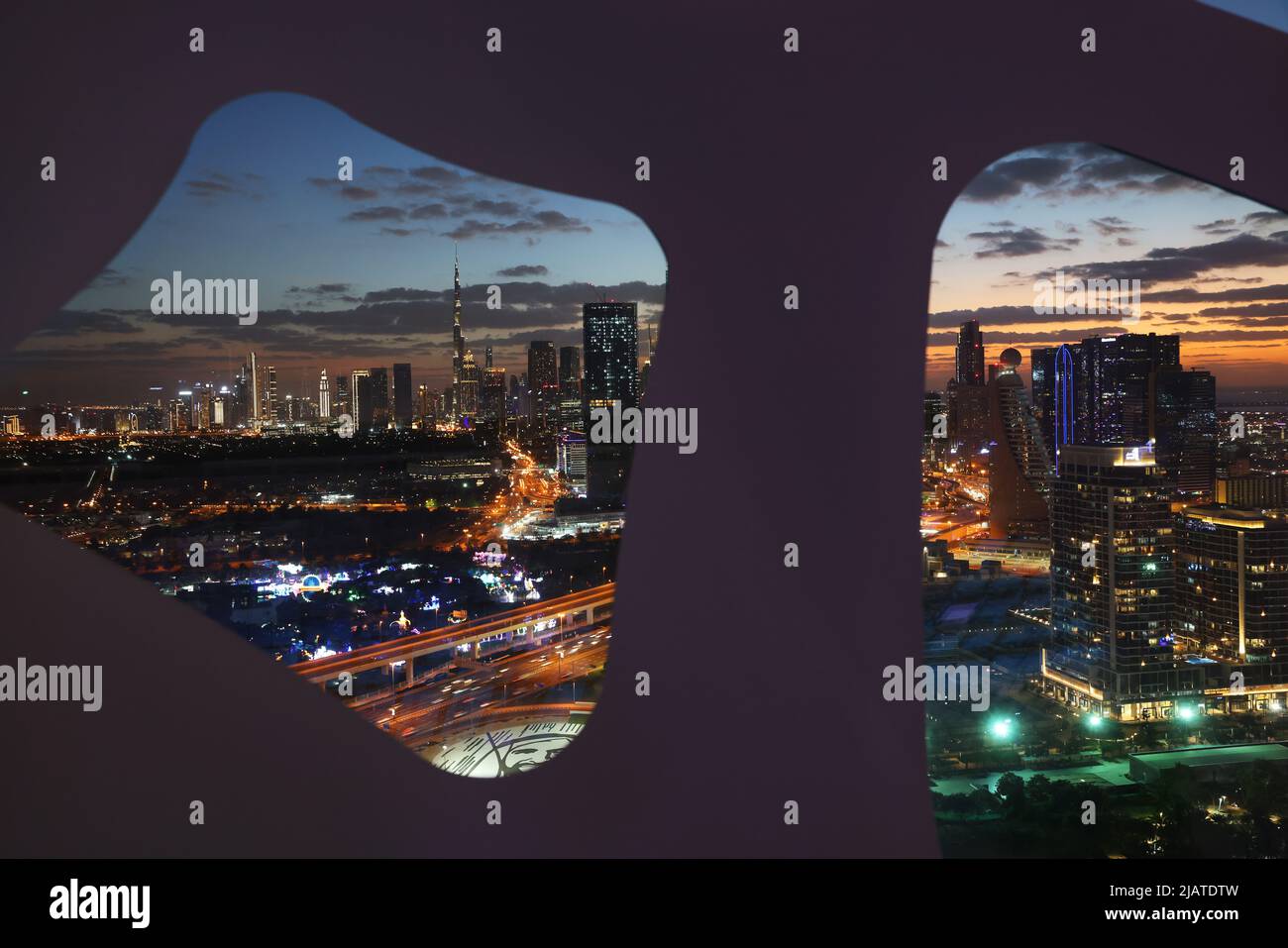 Ausblick, Bilderrahmen, Dubai, The Frame, spektakuläres Bauwerk in der Skyline von Dubai ein architektonische Meisterwerk mit phantastischer Aussicht Stock Photo
