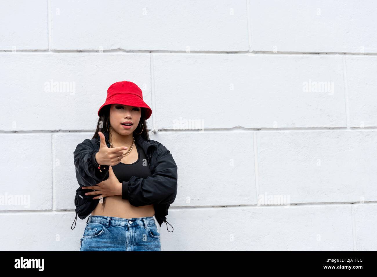 Hip hop fashion hi-res stock photography and images - Alamy