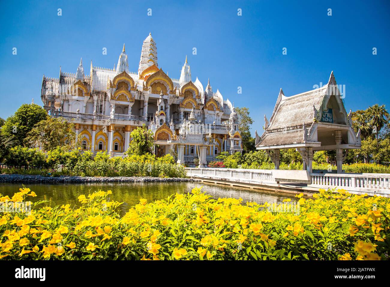 Wat Phai Rong Wua temples, buddhas and sculptures in Suphan Buri