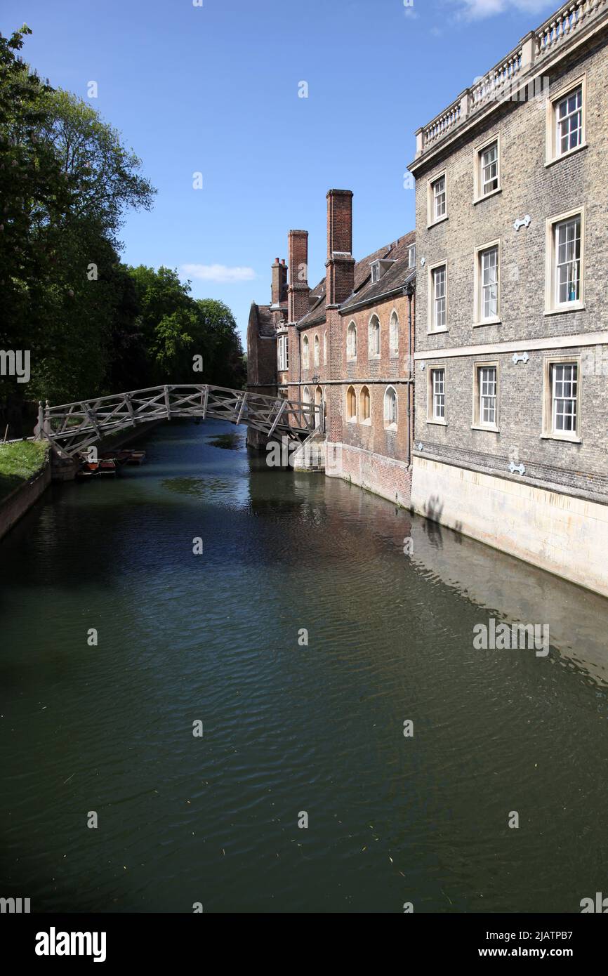 The 'mathematical bridge' over the river cam at Cambridge. This famous wooden bridge at Queens College was originally designed and built in 1749 but h Stock Photo