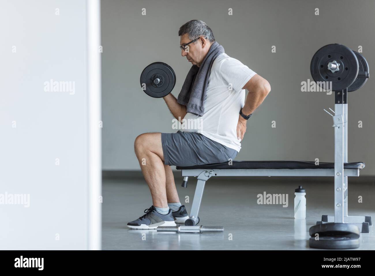 Senior studio workout hi-res stock photography and images - Page