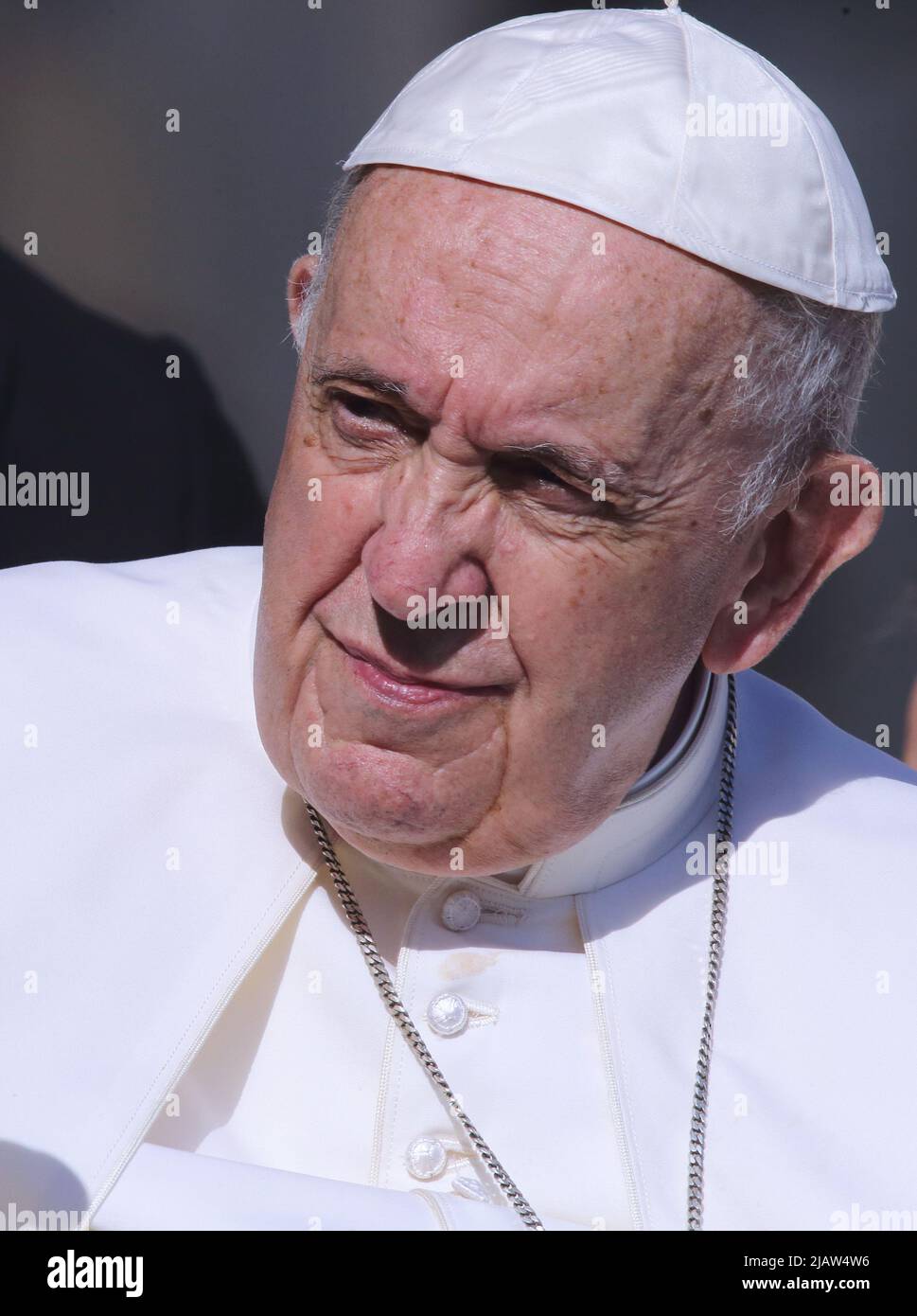 May 25, 2022 - POPE FRANCIS during his wednesday General audience in St.  Peter's Square at the Vatican. © EvandroInetti via ZUMA Wire (Credit Image:  © Evandro Inetti/ZUMA Press Wire Stock Photo - Alamy