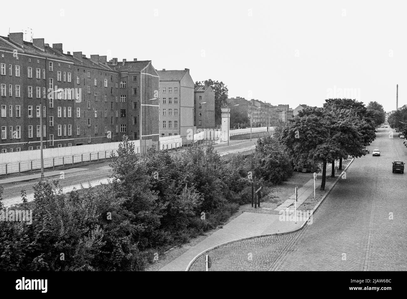 The Berlin Wall at Bernauer Strasse in 1989 Stock Photo Alamy