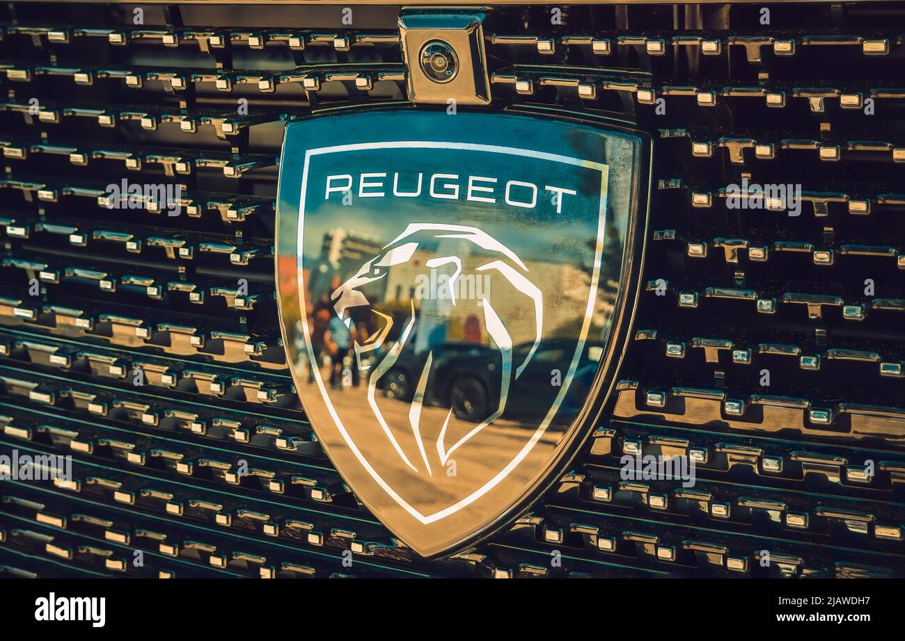 Peugeot logo badge hi-res stock photography and images - Alamy
