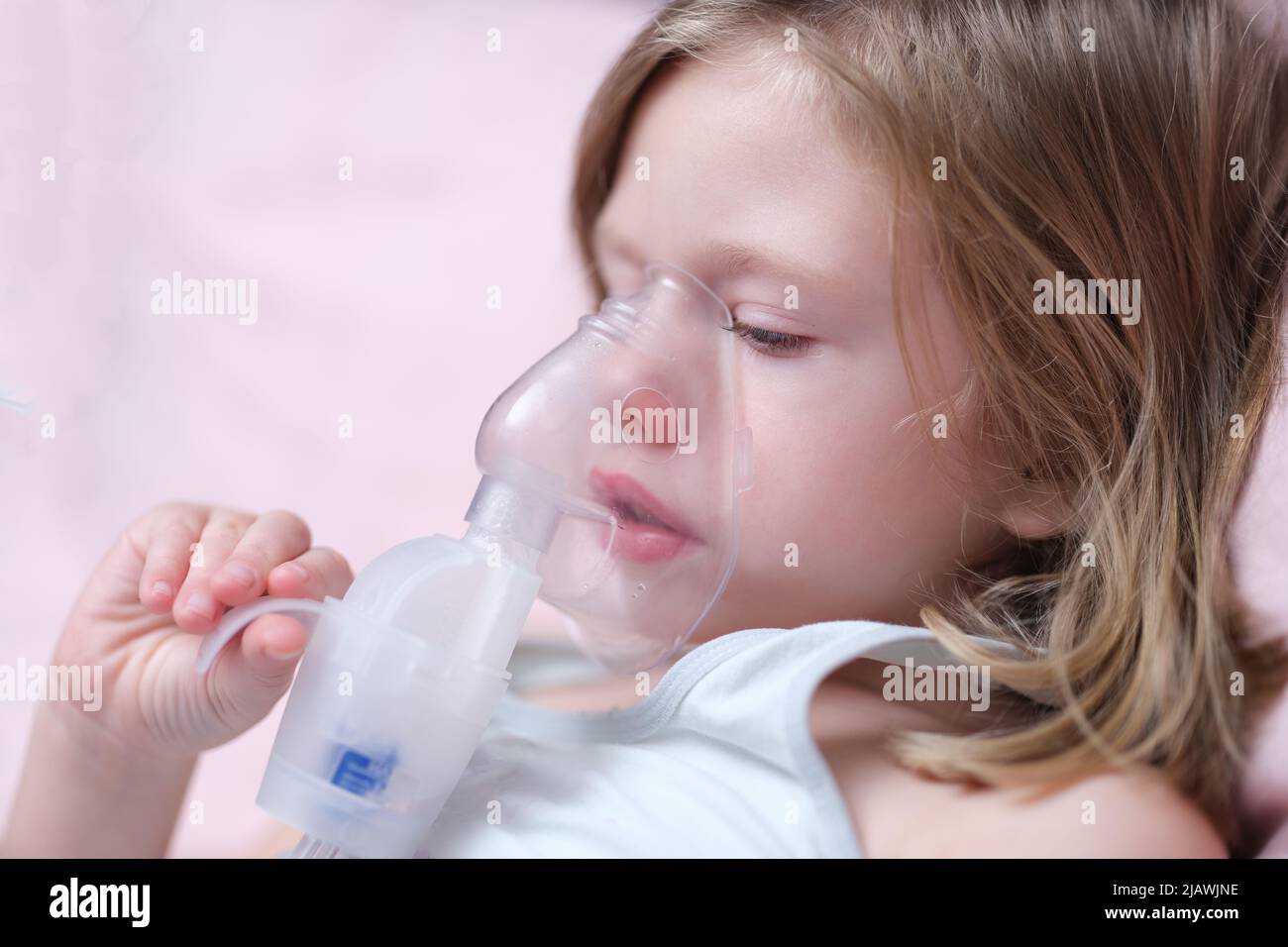 Inhaler mask hi-res stock photography and images - Alamy