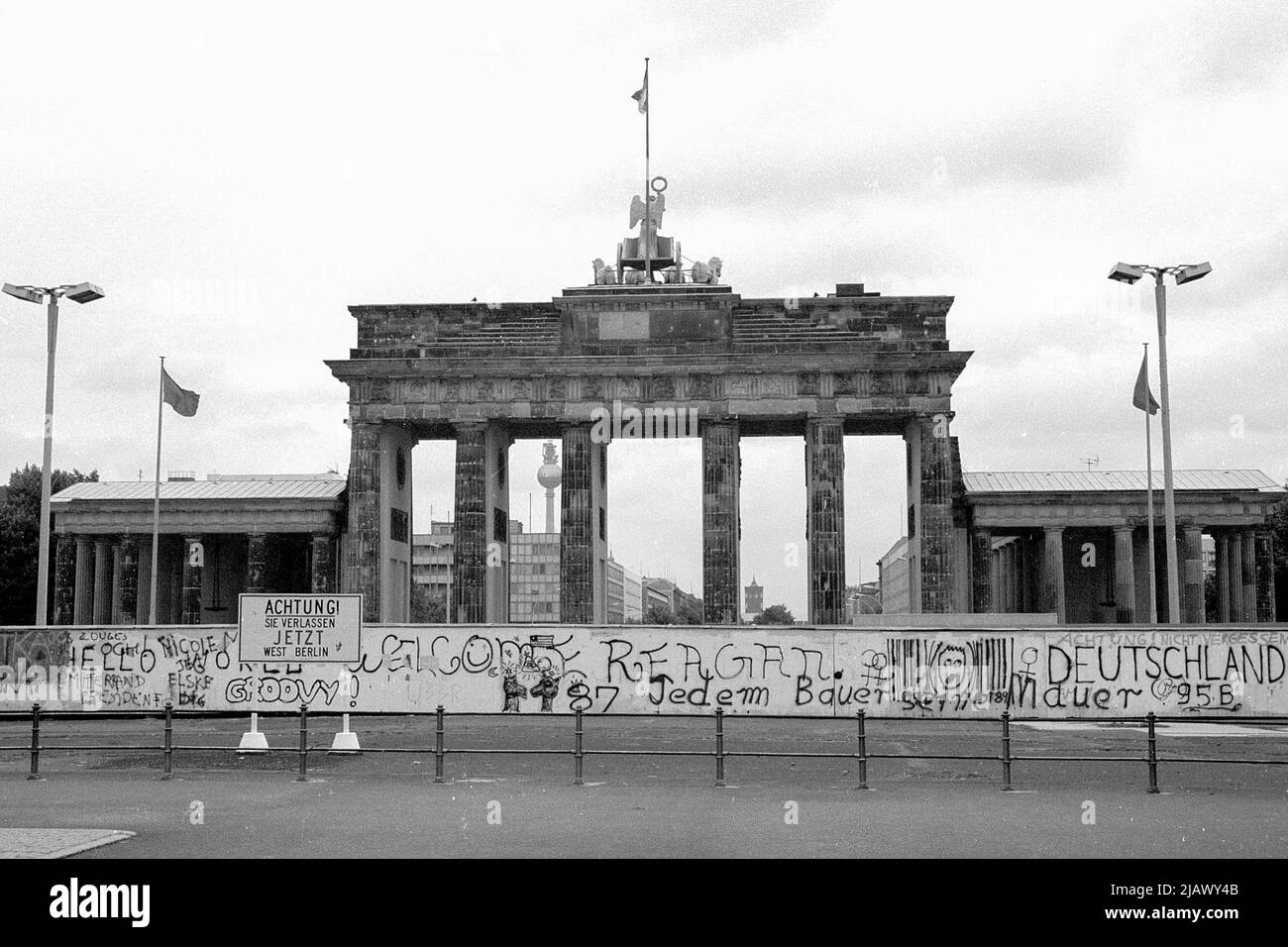 The Brandenburg Gate, Berlin in 1987 Stock Photo - Alamy