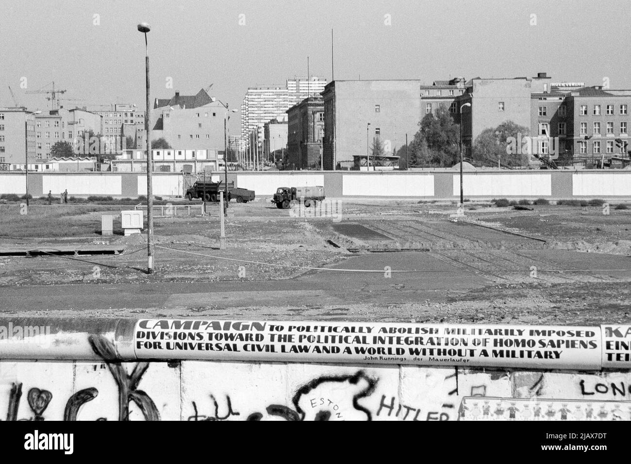 Berlin cold wall war Black and White Stock Photos & Images - Alamy