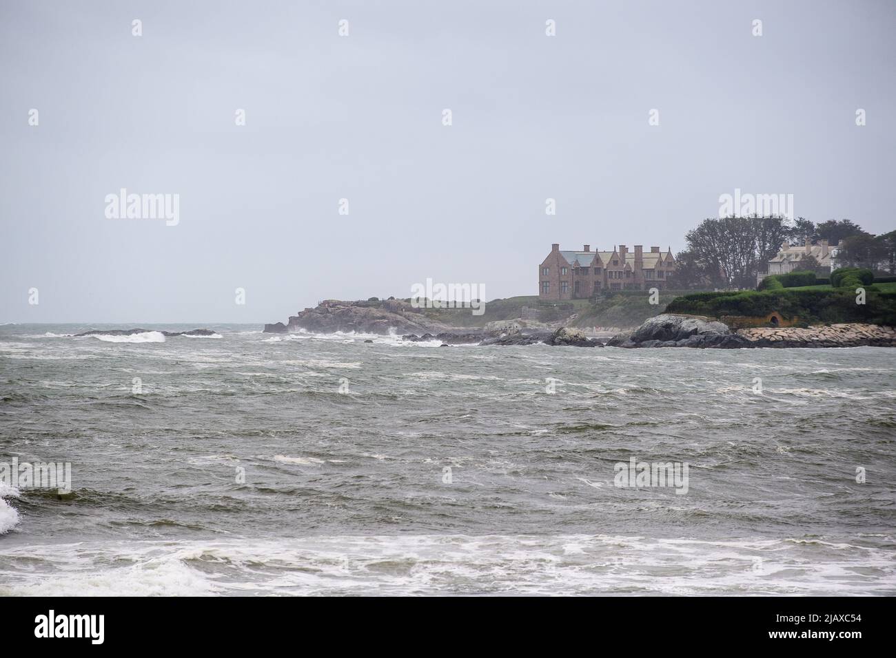 Stock photos of tropical storm Henri in 2021, Newport, RI. Stock photos of hurricane. Stock photos of extreme weather. Breaking Waves, Crashing Waves. Stock Photo
