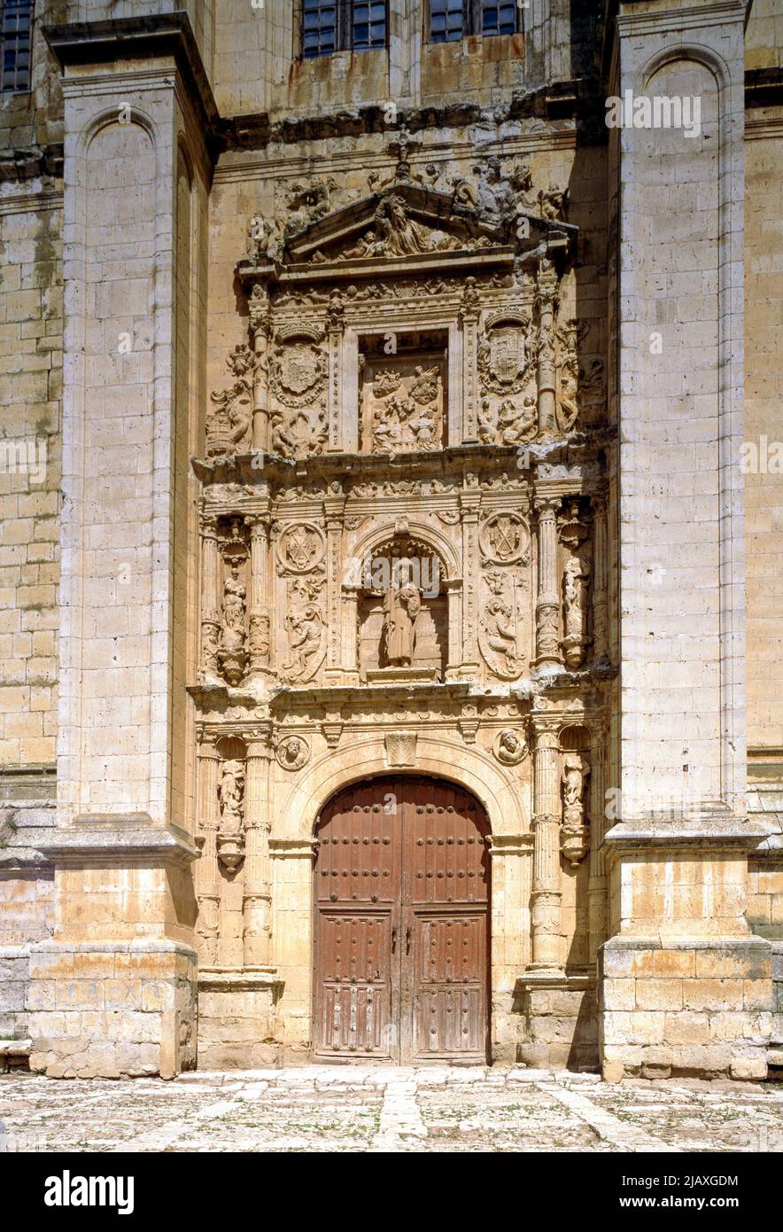 Medina del Rioseco, Kirche Santiago, Fassade Stock Photo
