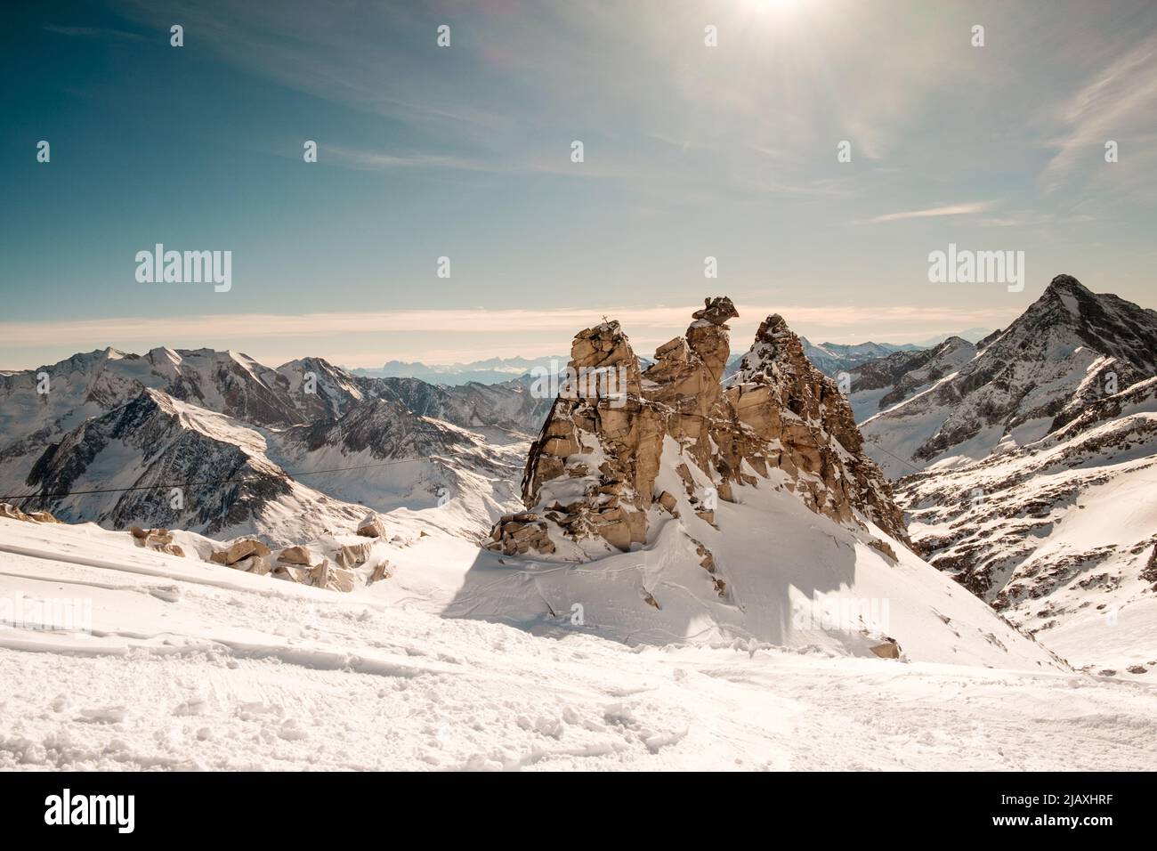 Winterpanorama vom Gletscher in Hintertux Stock Photo