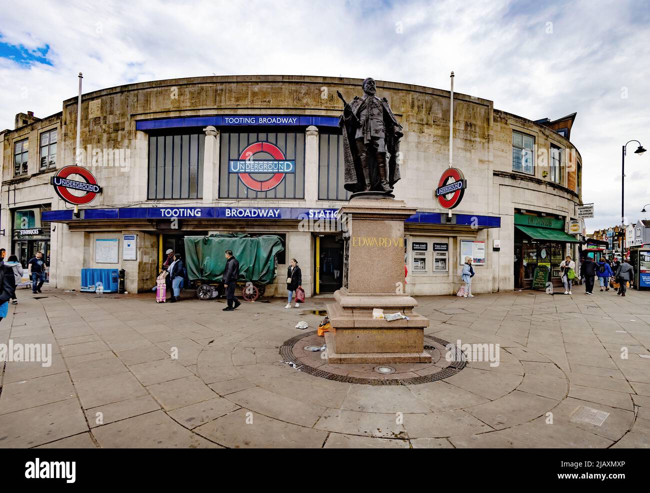 London tube station; Tooting Broadway Station; Exterior of Tooting Broadway London Underground station, Tooting London SW17, London UK Stock Photo