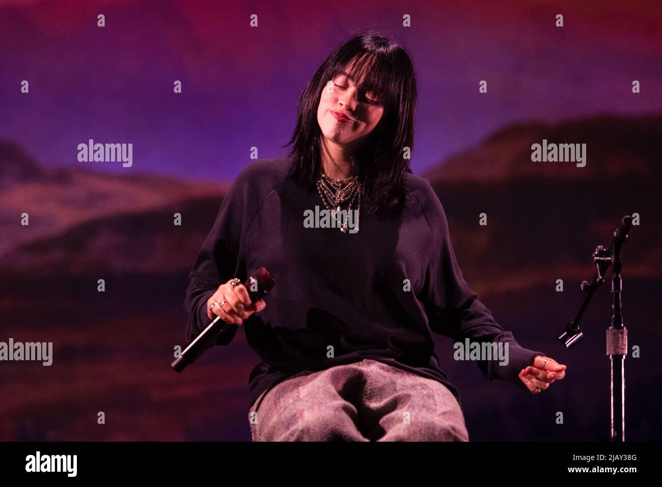 Bonn, Germany. 01st June, 2022. Pop star Billie Eilish sings on stage. The  musician gave an acoustic concert at Telekom Electronic Beats before the  start of her European tour. Credit: Marius Becker/dpa/Alamy