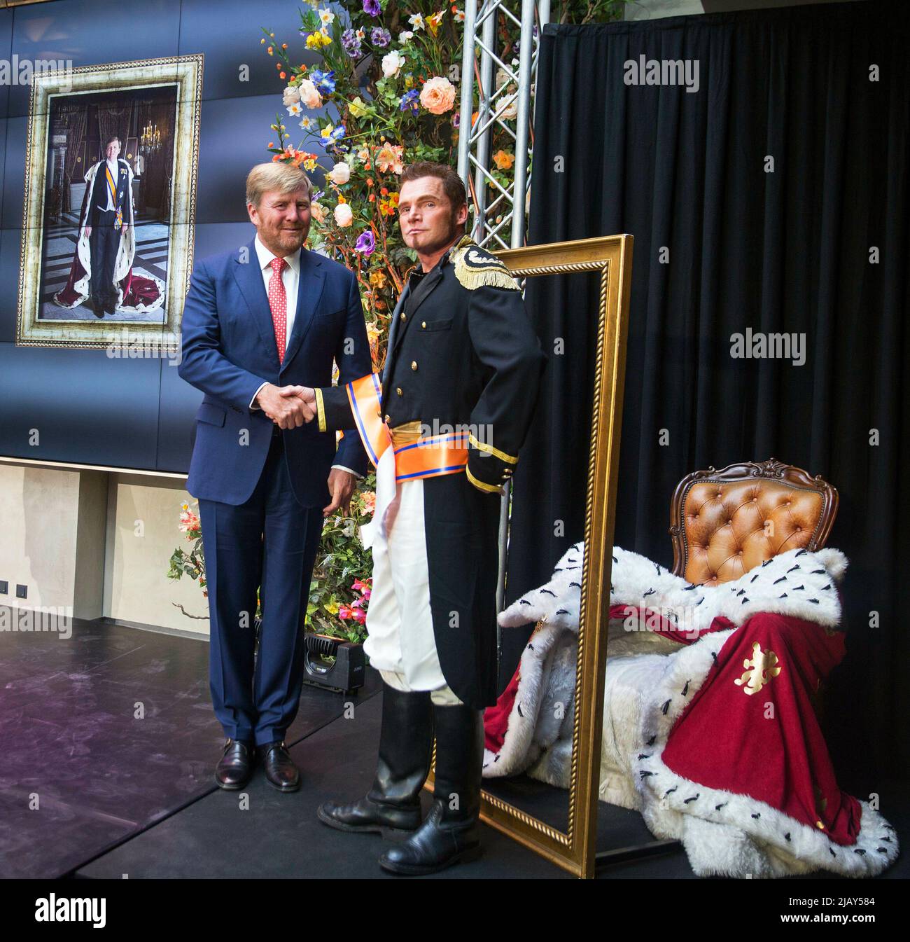 King Willem-Alexander of The Netherlands at the Mauritshuis in The Hague, on June 01, 2022, to open the exhibition FLASH | BACK, which will celebrate its 200th anniversary in 2022. In the exhibition, sixteen photographers, both established names and up-and-coming talent, translate the work of 17th century masters into sixteen new works of art Albert Nieboer/Netherlands OUT/Point de Vue OUT Stock Photo
