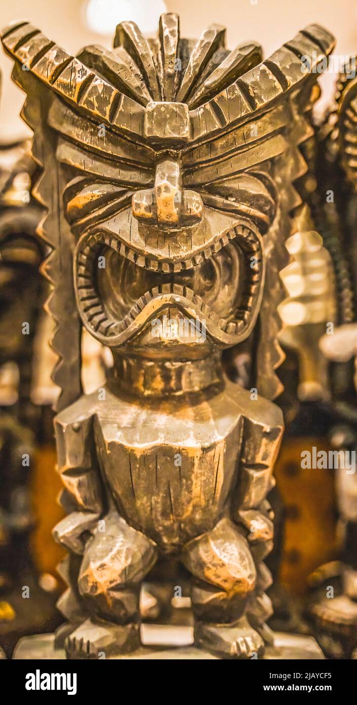 Hawaiian God Statue Sculpture Handicraft Waikiki Honolulu Hawaii Kane