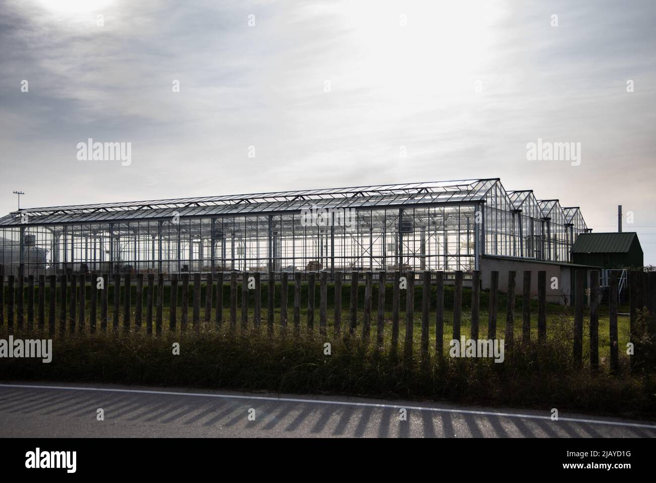 Glass greenhouses hi-res stock photography and images - Alamy