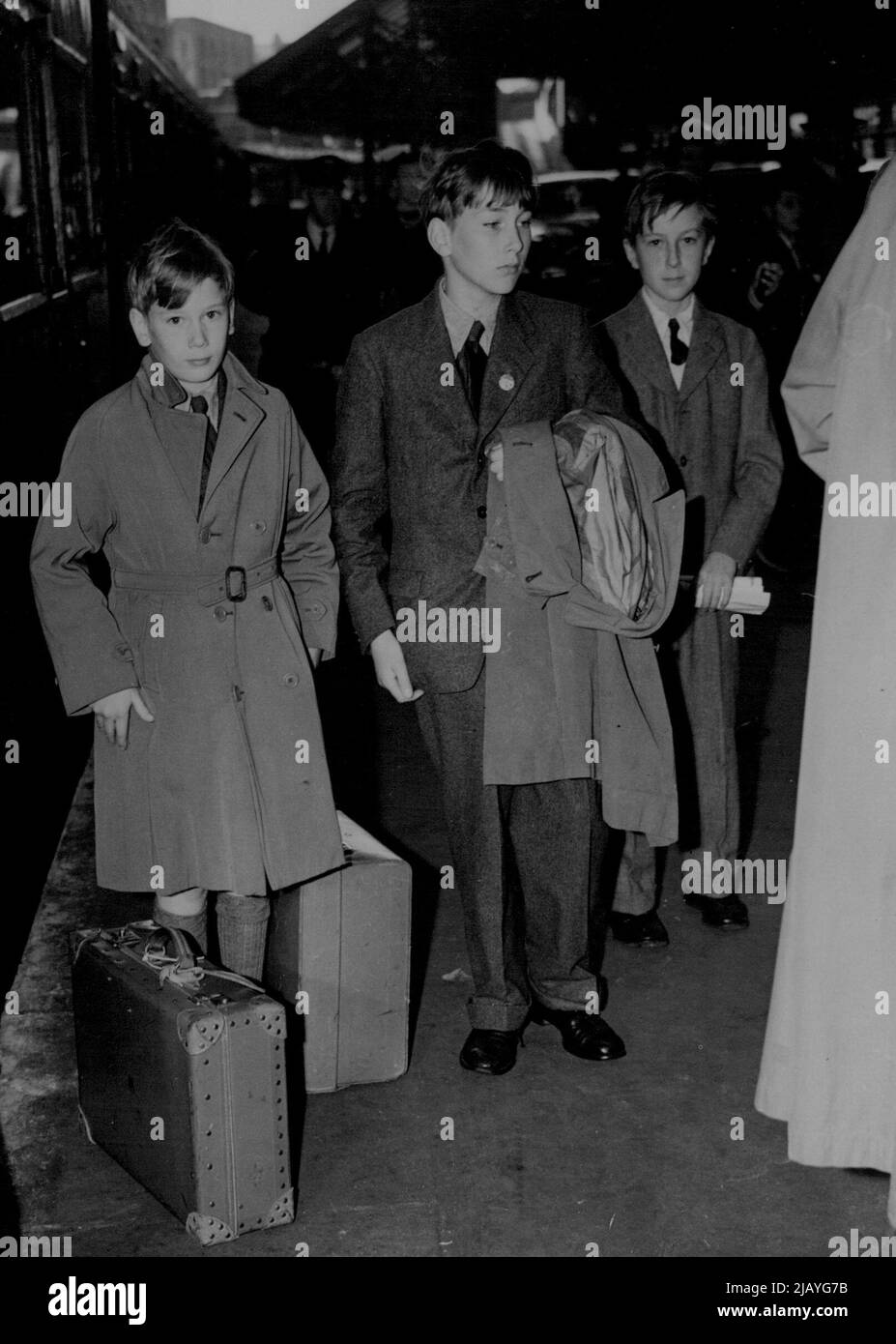 Wellesley School ***** - Wellesley School at Broadstairs, Kent have just broken up for the summer term. Among the arrivals at Victoria station this morning were these two pupils, Prince William of Gloucester (right) and his younger brother Prince Richard. July 28, 1954. (Photo by Daily Mail Contract Picture). Stock Photo