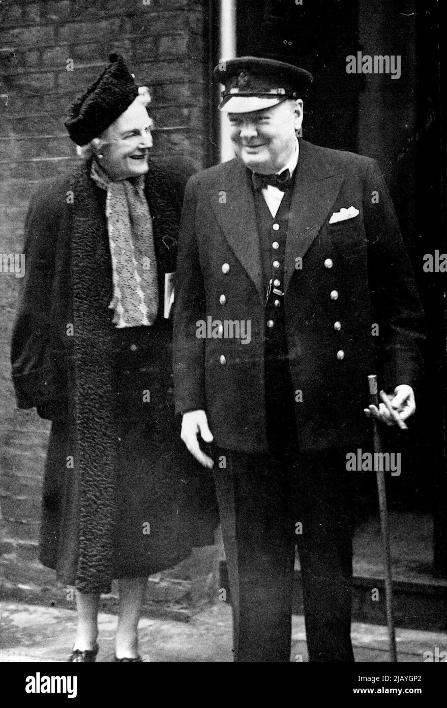 'I think I Have ***** A Holiday' Said Mr. Churchill As He Left For America - Mr. and Mrs. Churchill leaving their house ***** Part Gate this morning for Florida. January 10, 1946. (Photo by Sport & General Press Agency Ltd.). Stock Photo