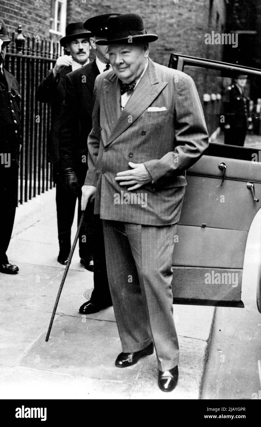 Sir Winston Churchill Lunches with the Prime Minister -- Sir Winston Churchill arriving for lunch at No. 10 Downing St. Sir Winston Churchill - former Prime Minister, lunched-with his successor Sir Anthony Eden at No.10 Downing St. It is thought that the recent Geneva Conference formed a subject of discussion. July 29, 1955. (Photo by Sport & General Press Agency, Limited) Stock Photo