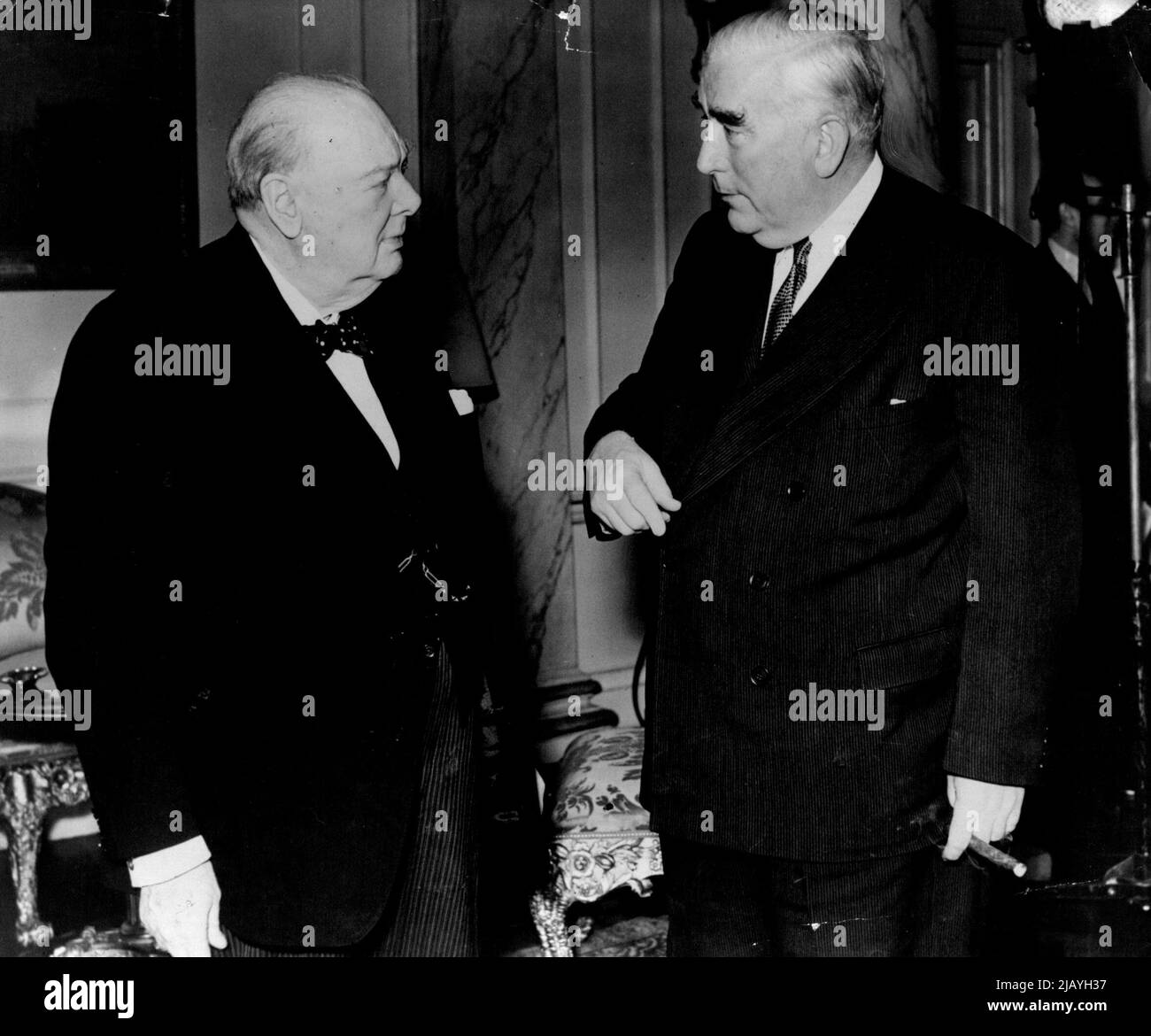 Commonwealth Prime Ministers Conference : Sir Winston Churchill talking to Mr. R.G. Menzies, the Australian Prime Minister at No. 10. Downing Street this afternoon. Sir Winston Churchill presided at the first meeting of the Commonwealth Conference of Prime Ministers which opened in London no. 10. Downing Street this afternoon. The conference which is expected to last nine days, will almost certainly discuss the present crisis in the far east. January 31, 1955. (Photo by Paul Popper, Paul Popper Ltd.). Stock Photo