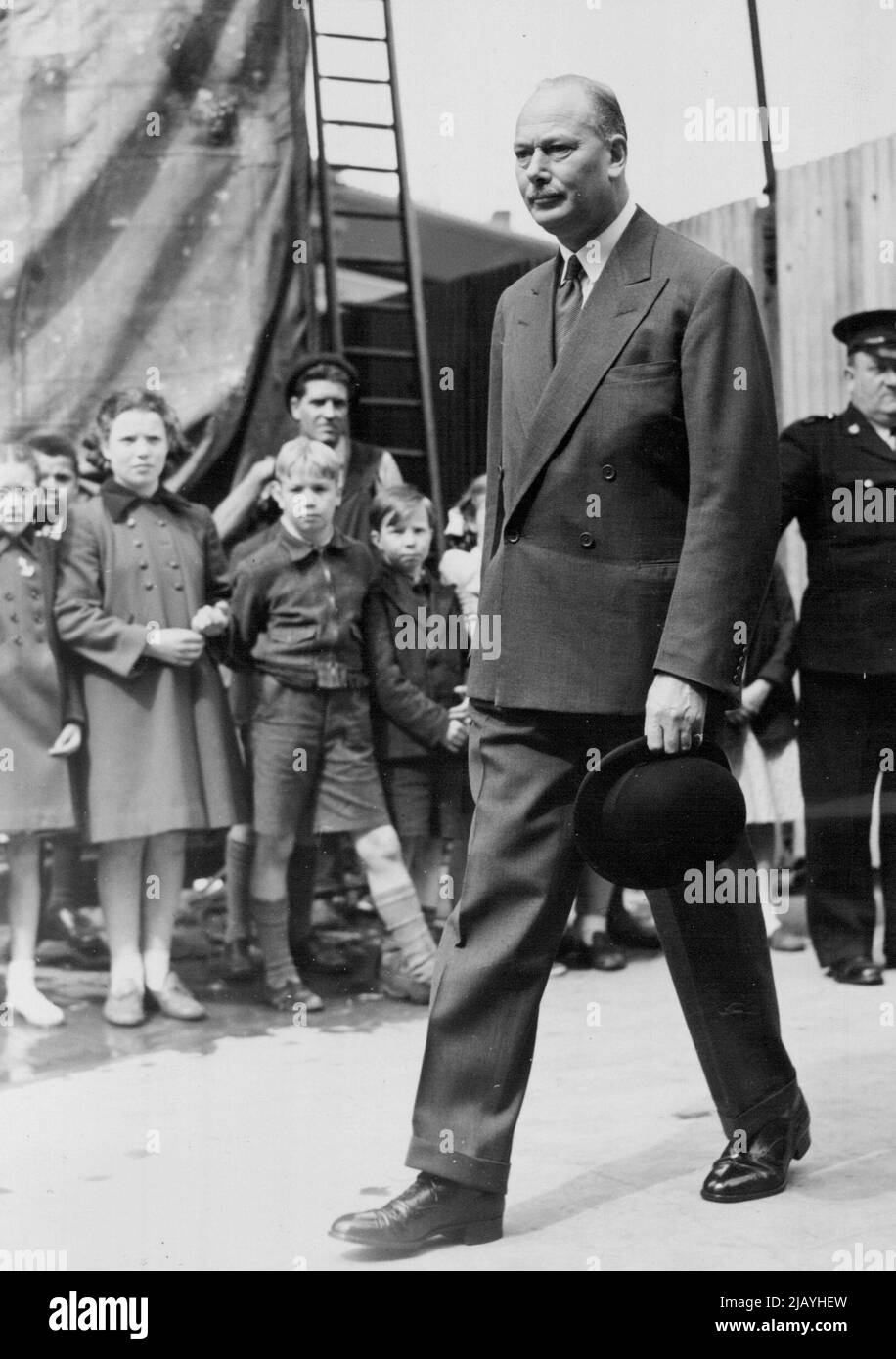Today's Rehearsal for the Coronation -- The Duke of Gloucester leaving Westminster Abbey after today's Coronation rehearsal. Yet another rehearsal of various parts of the Coronation ceremony was held today in Westminster Abbey. May 21, 1953. (Photo by Fox Photos). Stock Photo