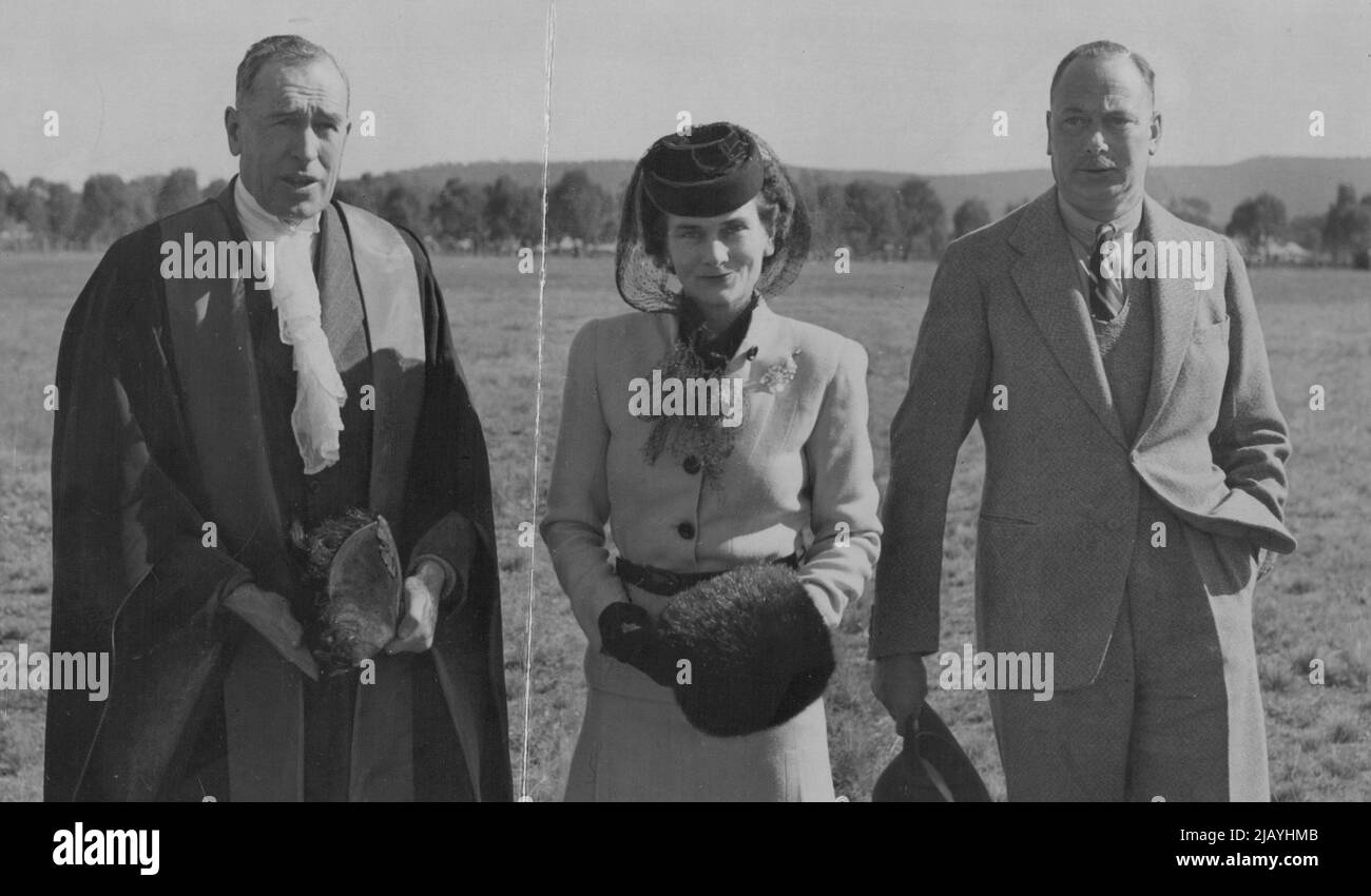 Duke & Duchess of Gloucester in Wagga. August 06, 1946. Stock Photo