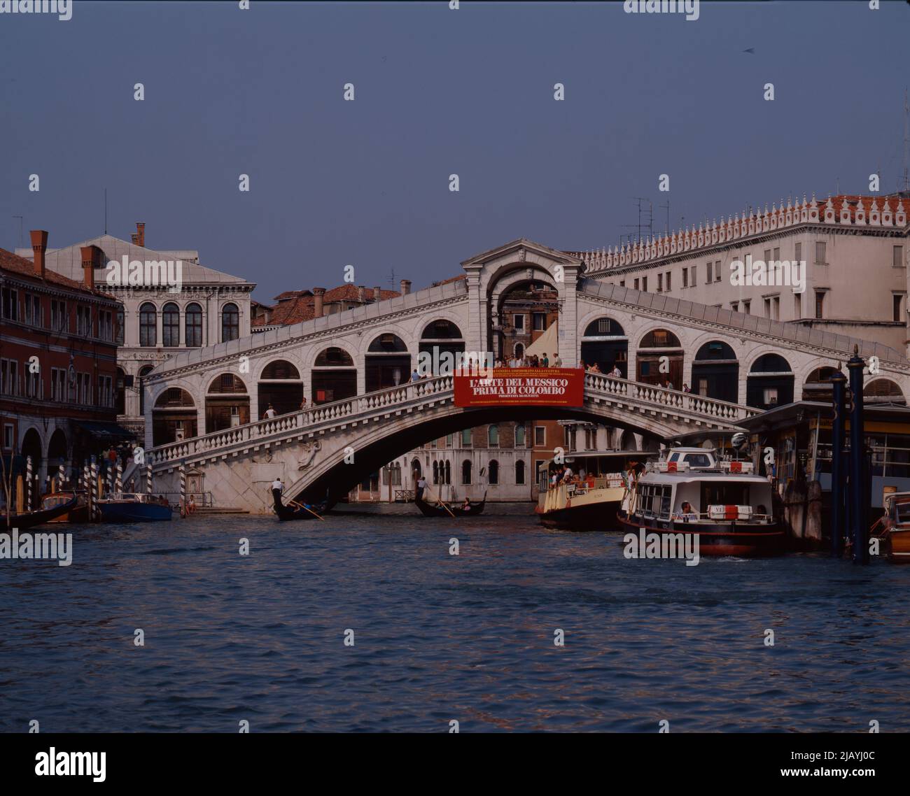 Grand canal and Rialto Bridge in Venice Stock Photo - Alamy