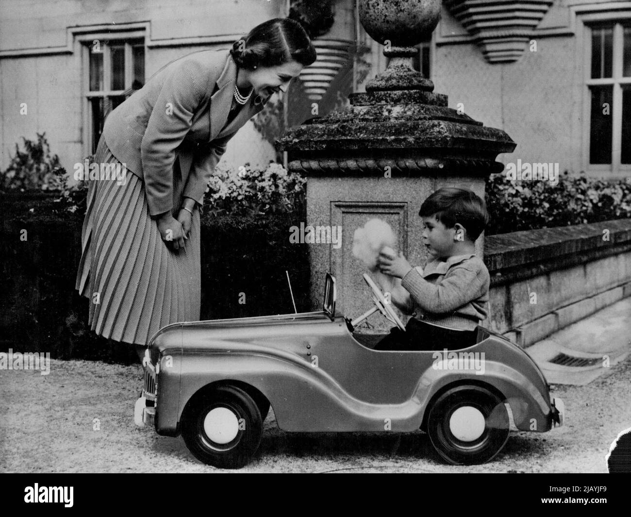Queen mother balmoral charles toy car hi-res stock photography and ...