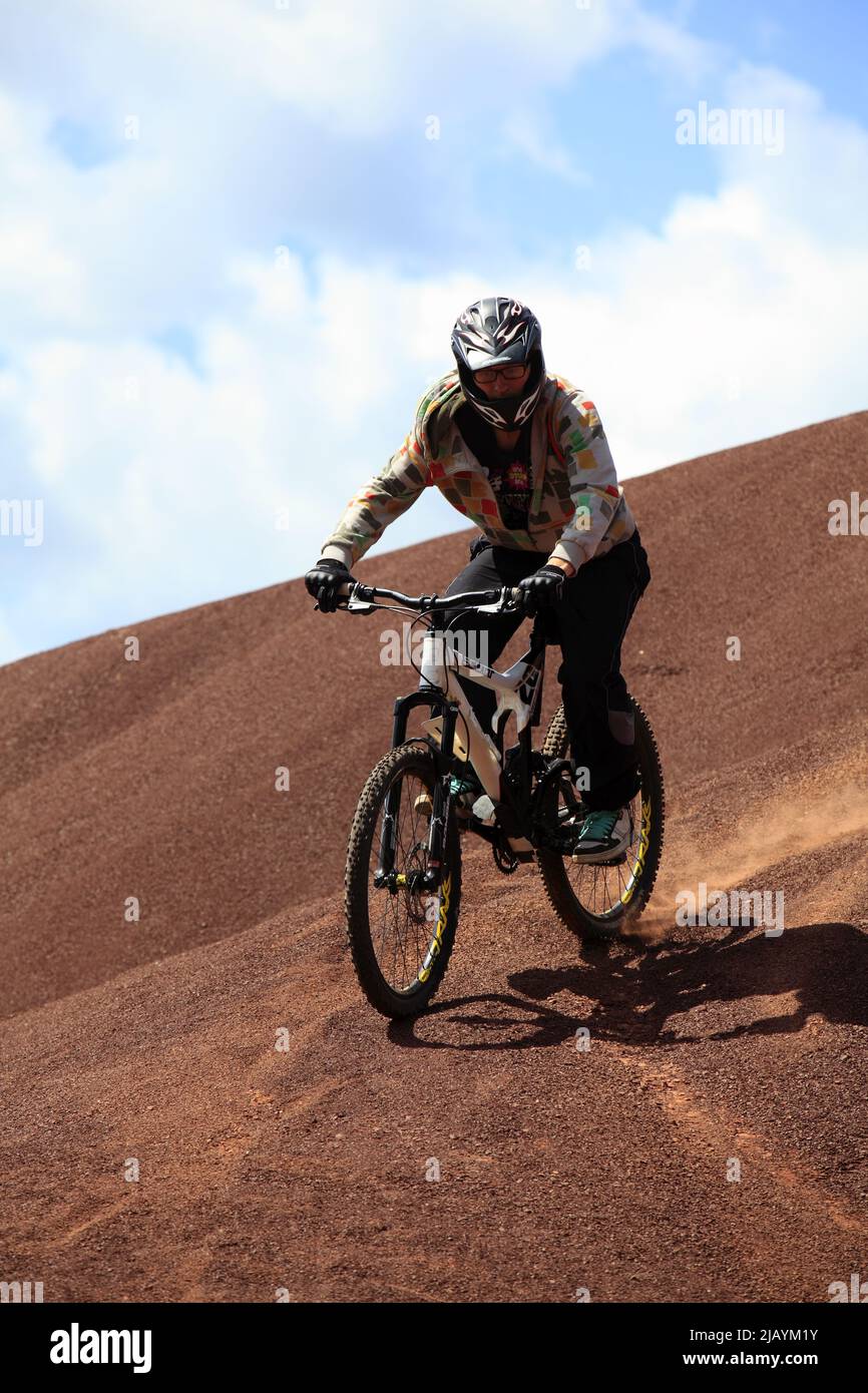 Devil's Canyon Mountain biking in the ruffes at SaintJeandela