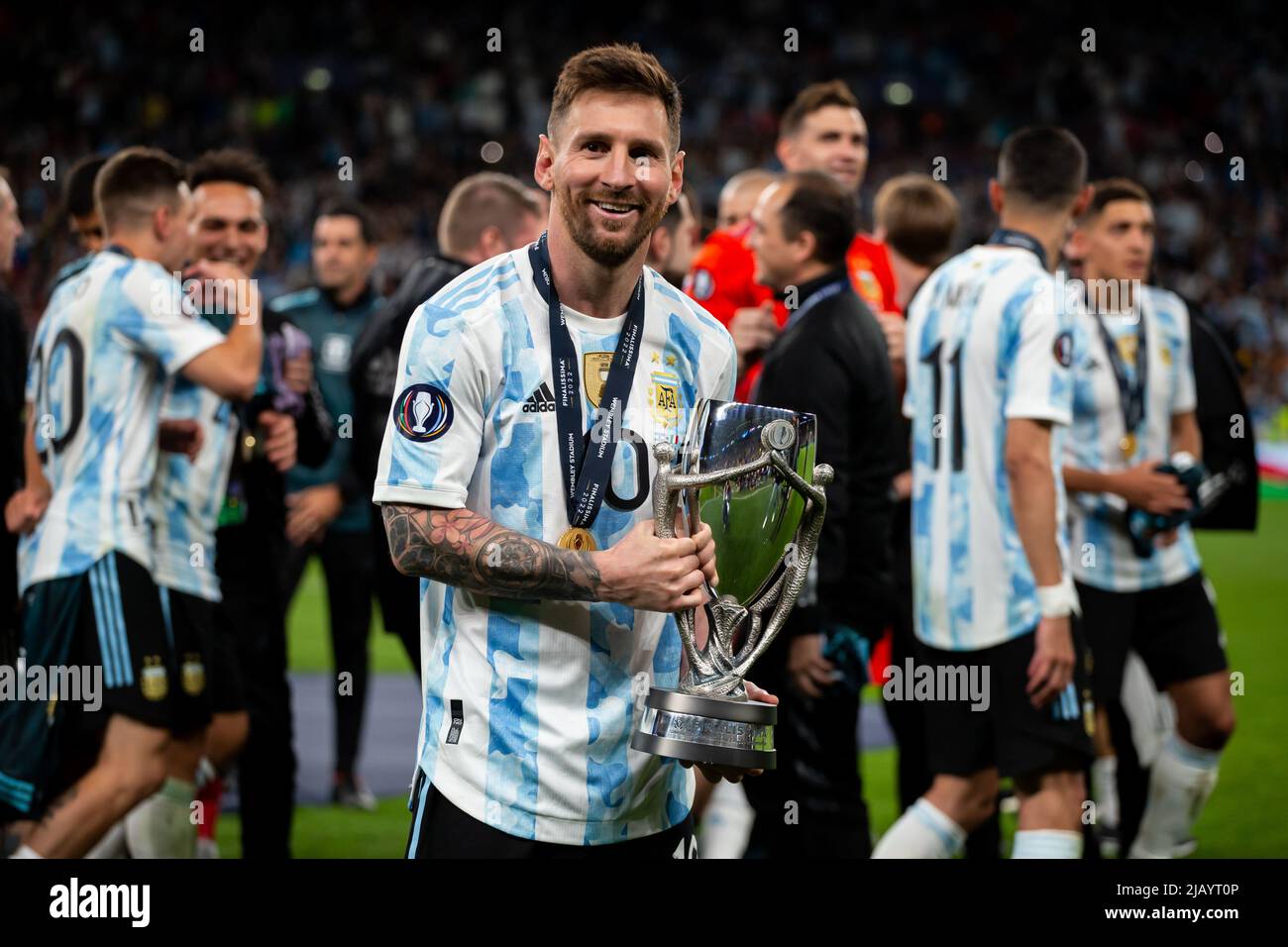 LONDON, UK. JUNE 1ST Lionel Messi of Argentina looks at the camera during the Conmebol - UEFA Cup of Champions Finalissima between Italy and Argentina at Wembley Stadium, London on Wednesday 1st June 2022. (Credit: Federico Maranesi | MI News) Credit: MI News & Sport /Alamy Live News Stock Photo