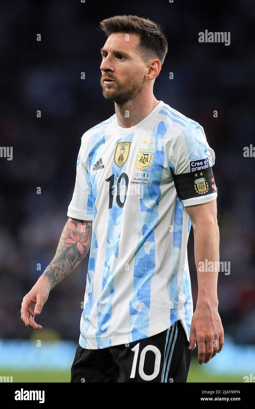 London, UK. 01st June, 2022. Lionel Messi of Argentina looks on. Finalissima 2022 match, Italy v Argentina at Wembley Stadium in London on Wednesday 1st June 2022. Editorial use only. pic by Steffan Bowen/Andrew Orchard sports photography/Alamy Live news Credit: Andrew Orchard sports photography/Alamy Live News Stock Photo
